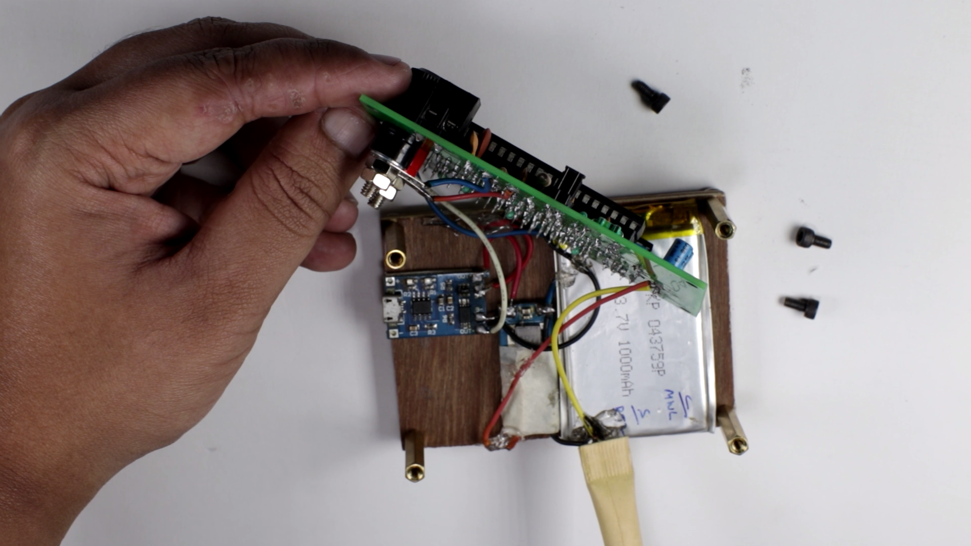 Rechargeable Digital Voltmeter Using ICL7107 ADC : 7 Steps (with