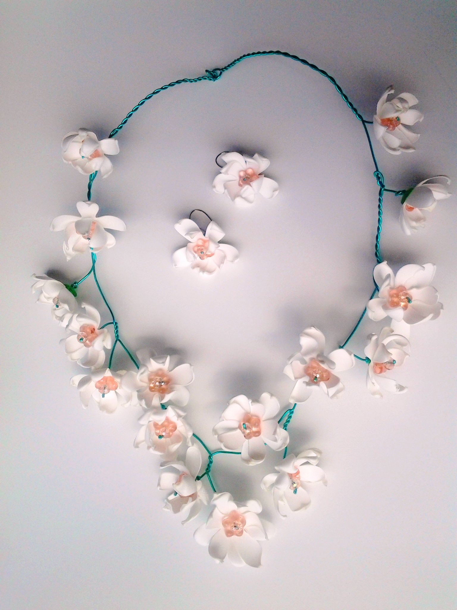 Sakura Blossom Necklace and Earrings With YUPO Paper 5 Steps (with