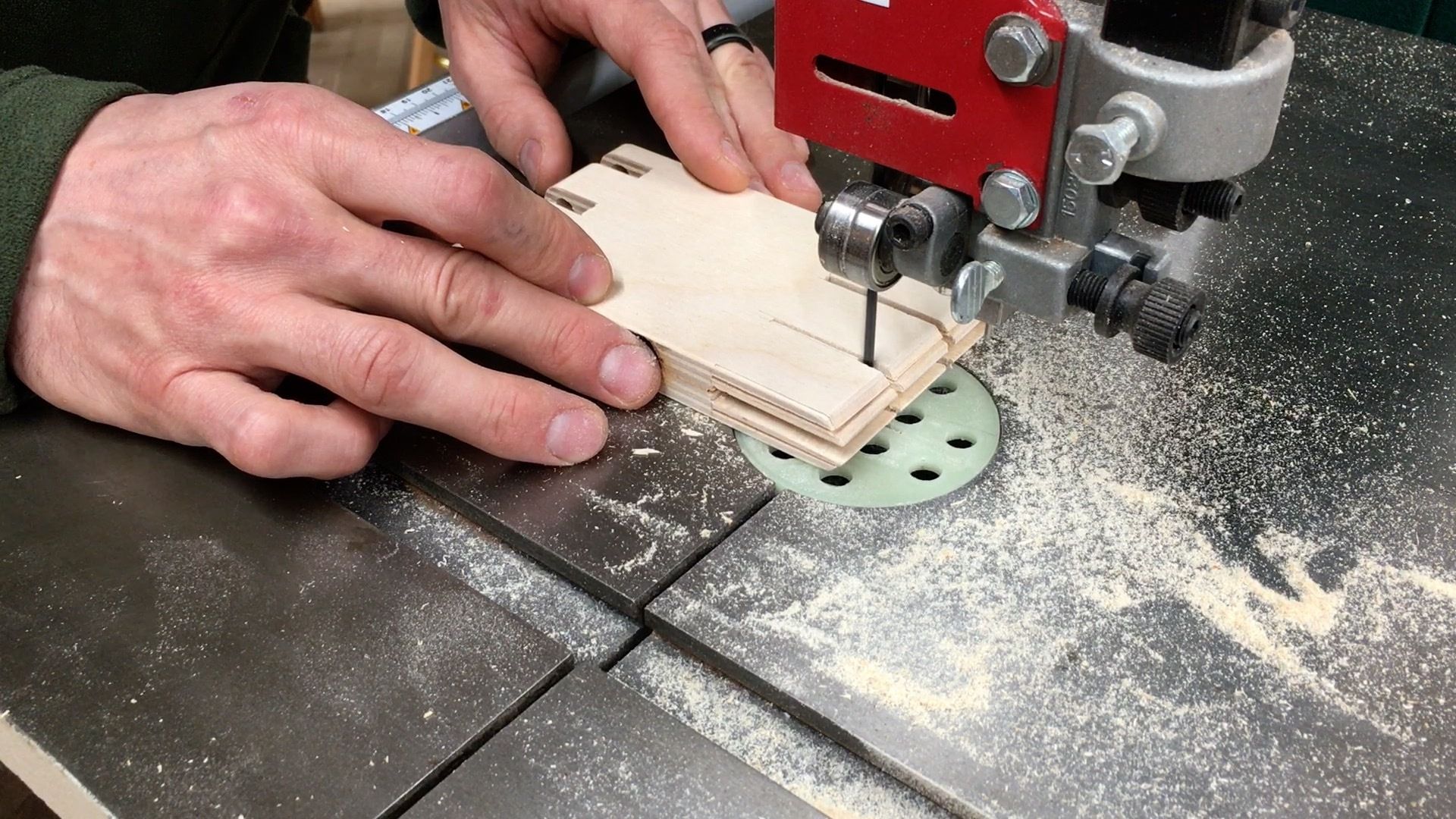 Bandsaw Featherboard and Point Fence 15 Steps (with Pictures