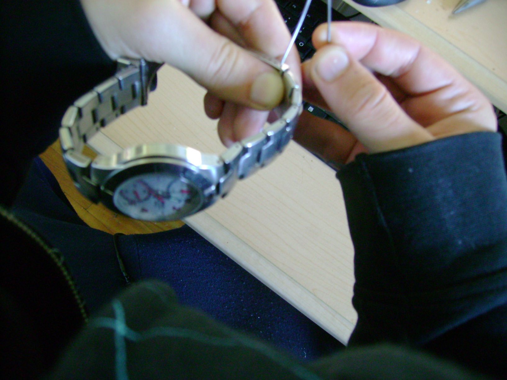 Change a Watch Battery Without Tools 3 Steps (with Pictures