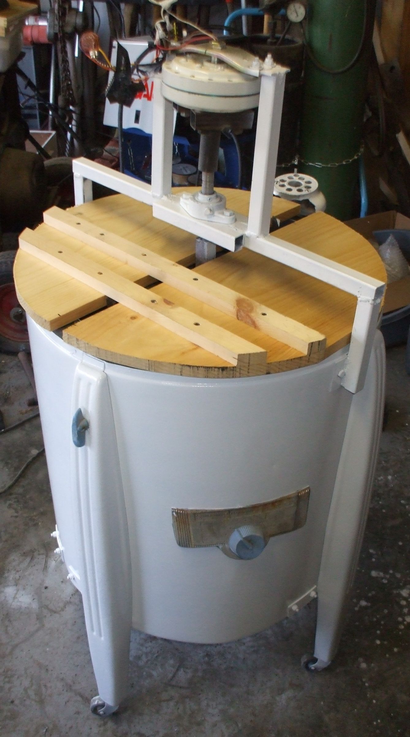 Building a Honey Extractor (using an 'antique' Washing Machine) 15