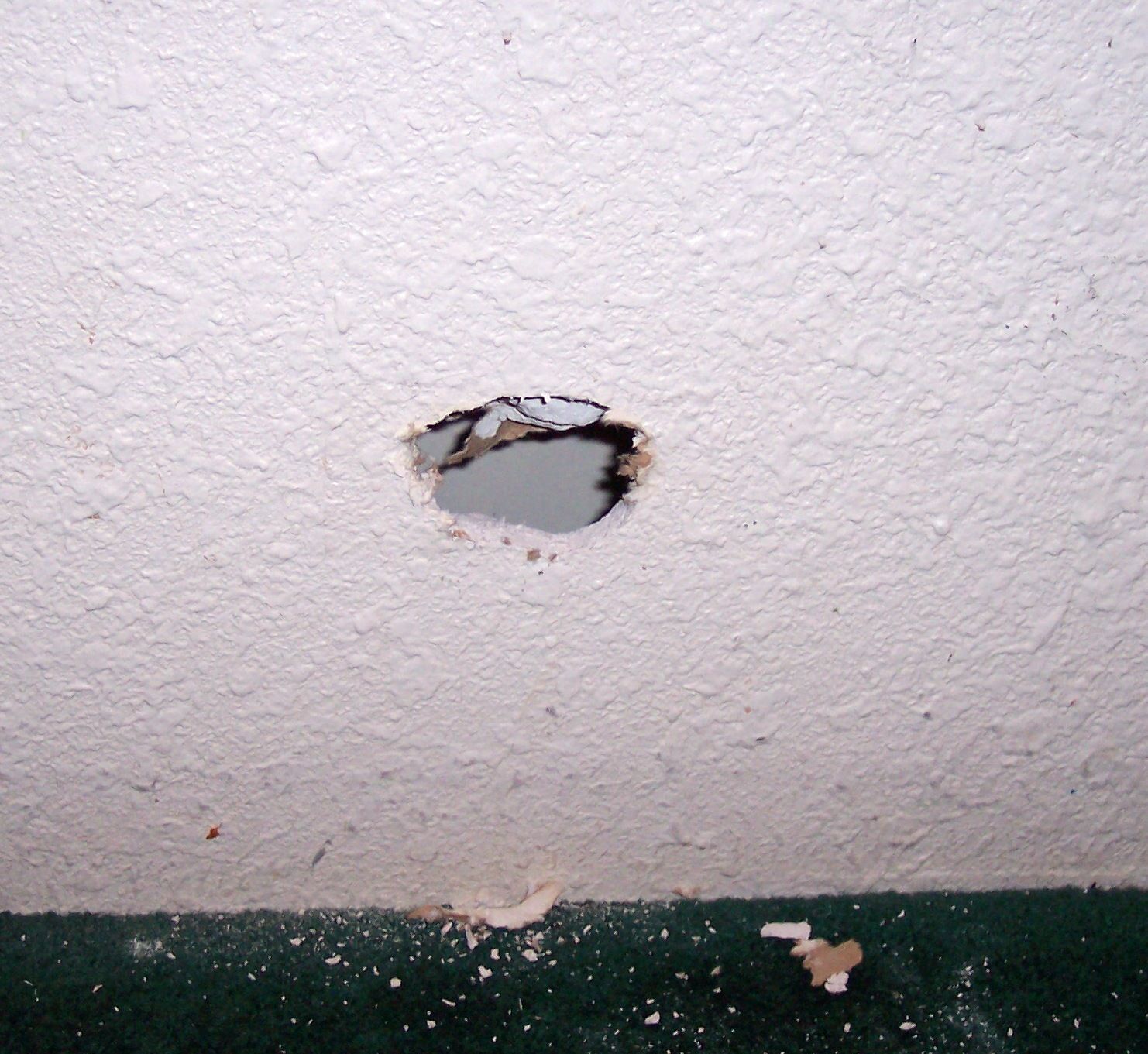 How to Patch Drywall or Fix a Hole in Sheetrock 8 Steps Instructables