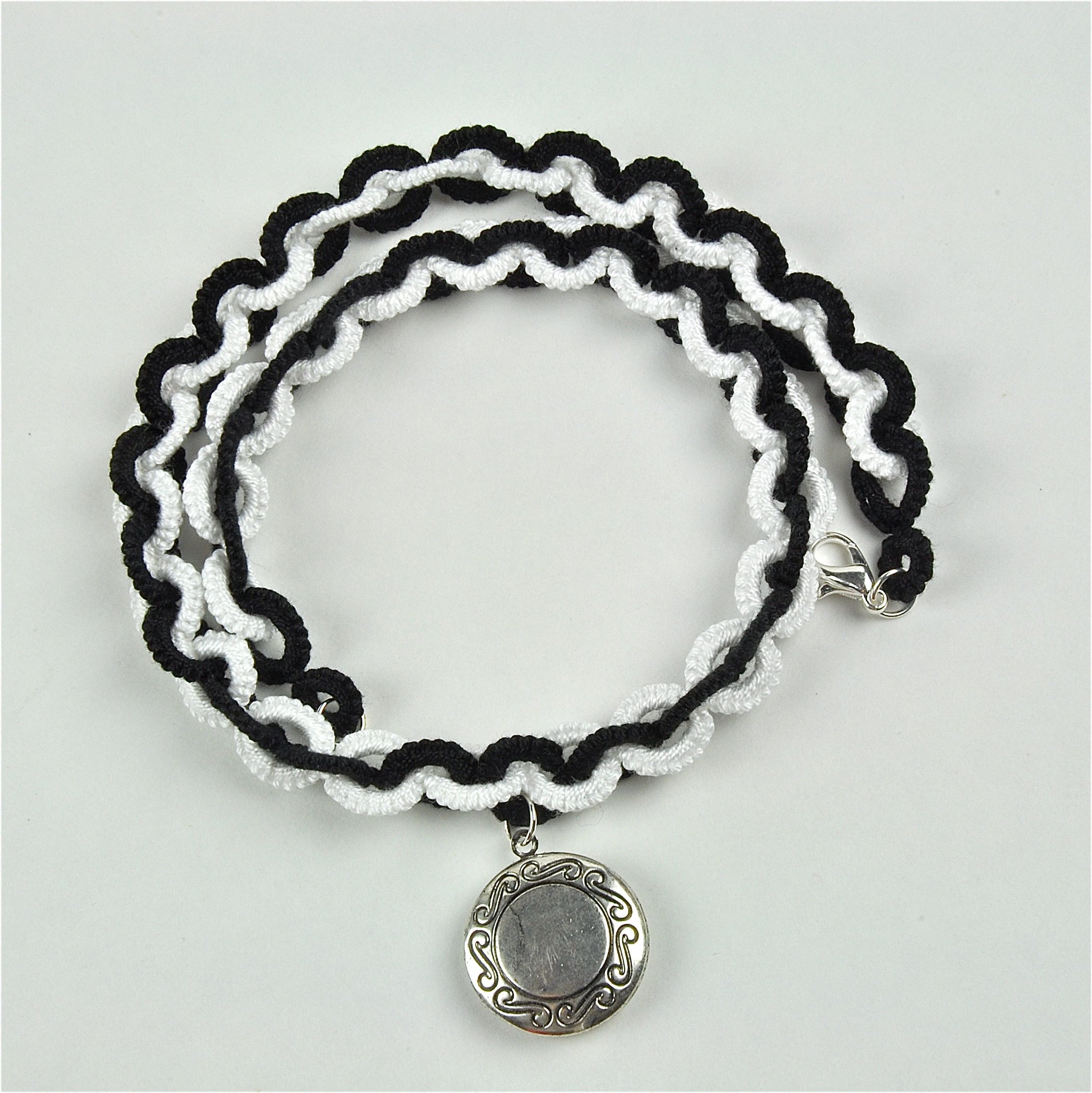 Tatted Chain Necklace 6 Steps (with Pictures) Instructables