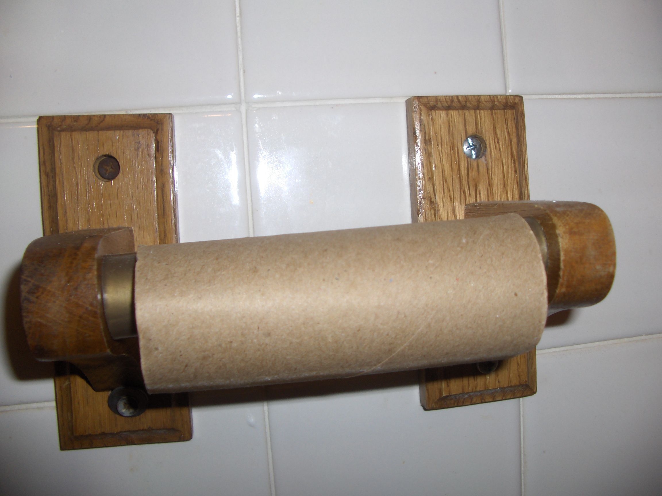 How to Change the Toilet Paper Roll 6 Steps Instructables