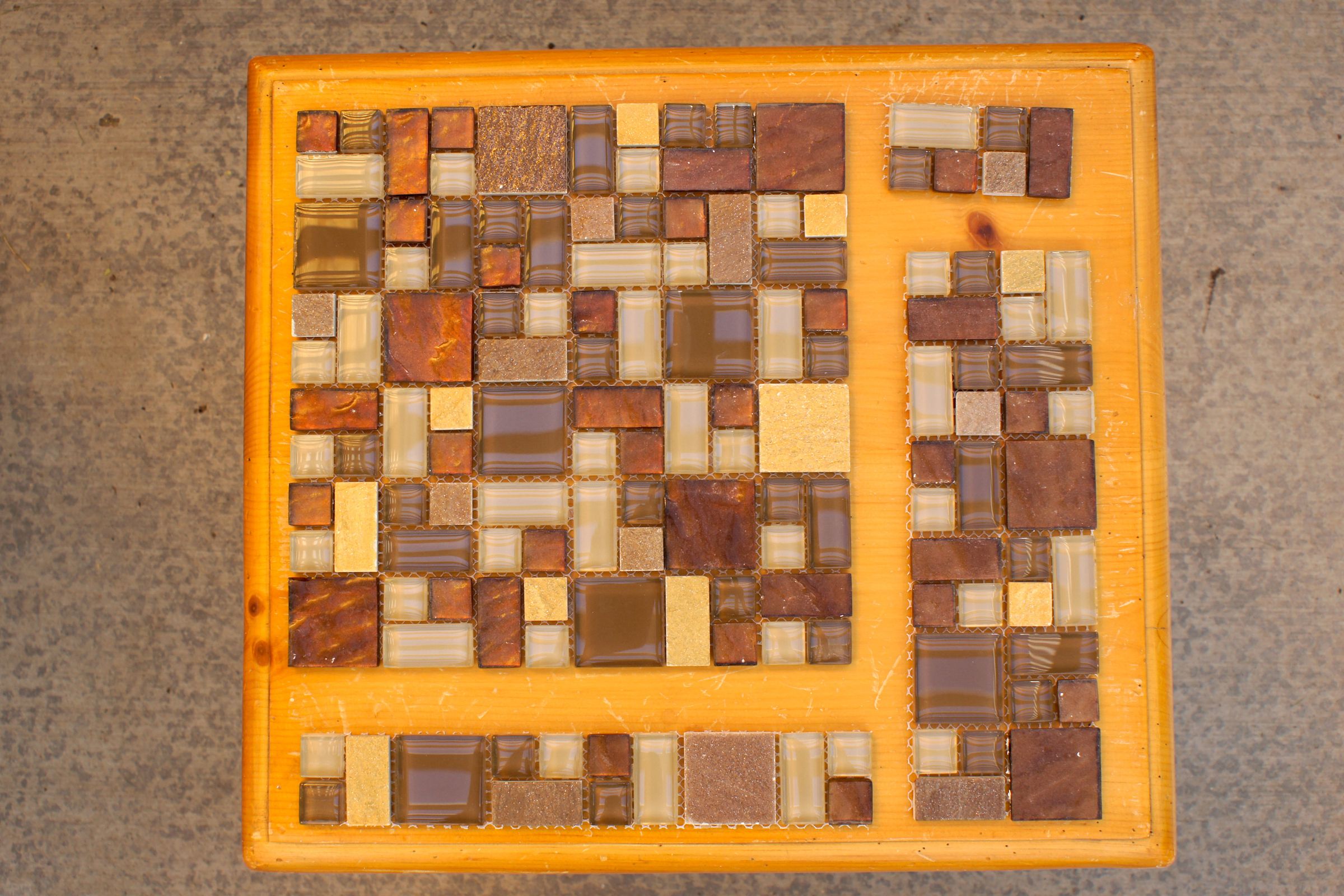 End Table With Glass Mosaic Tile Inlaid Top 13 Steps (with Pictures