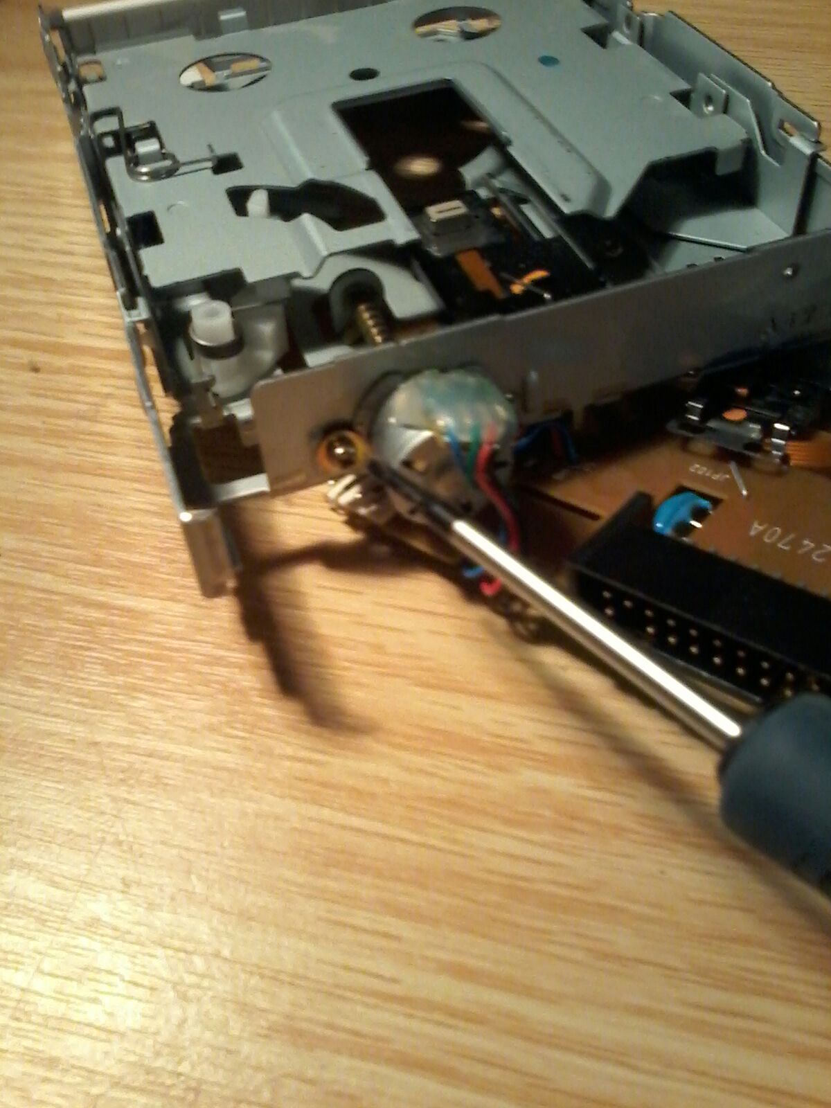 Taking Apart a Floppy Disk Drive : 16 Steps (with Pictures) - Instructables