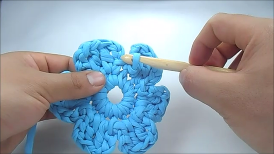 How to Crochet a Six-Petal Flower : 12 Steps (with Pictures ...
