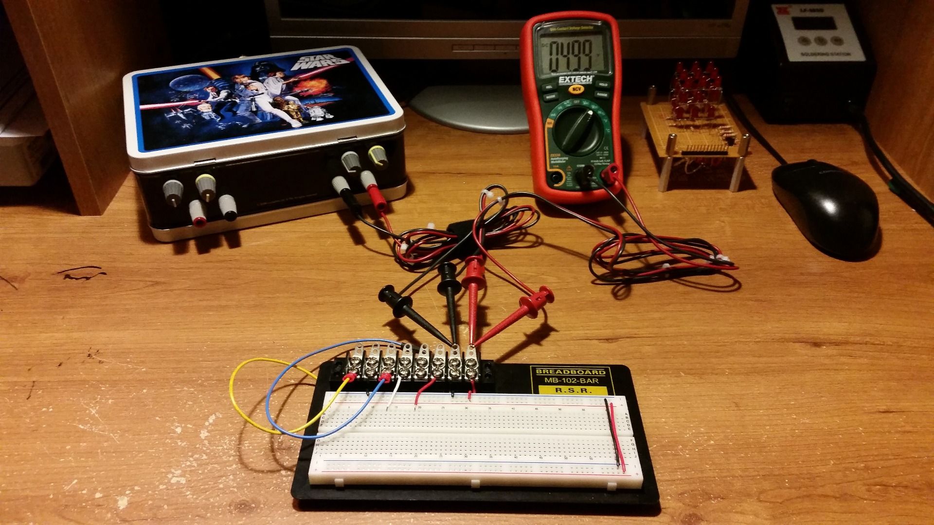 How to Use a Potentiometer As a Voltage Divider. 5 Steps (with