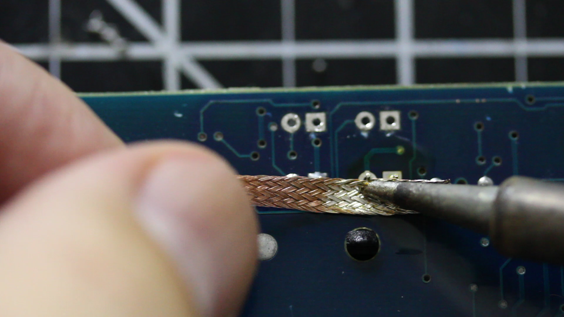 Desoldering | Soldering Basics : 8 Steps (with Pictures) - Instructables
