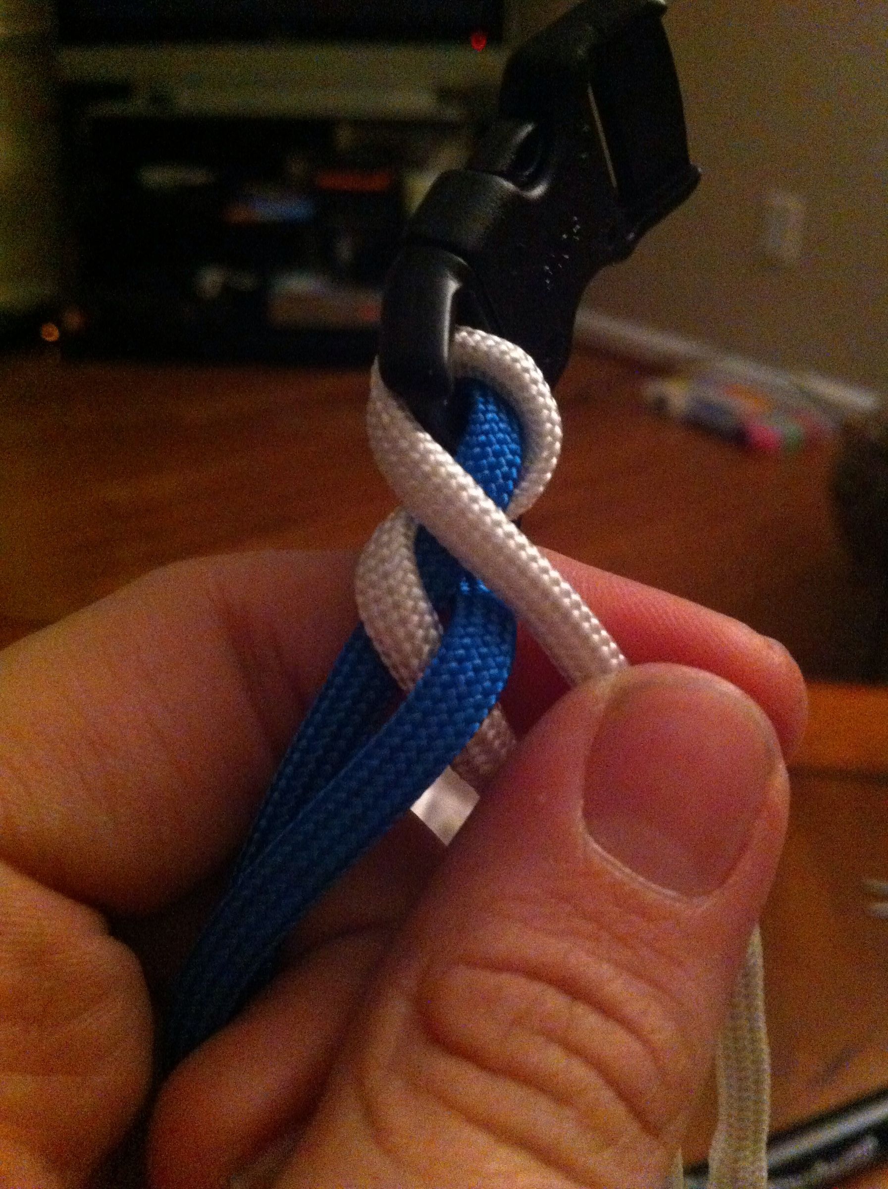 Paracord 4strand Round Braid 4 Steps Instructables