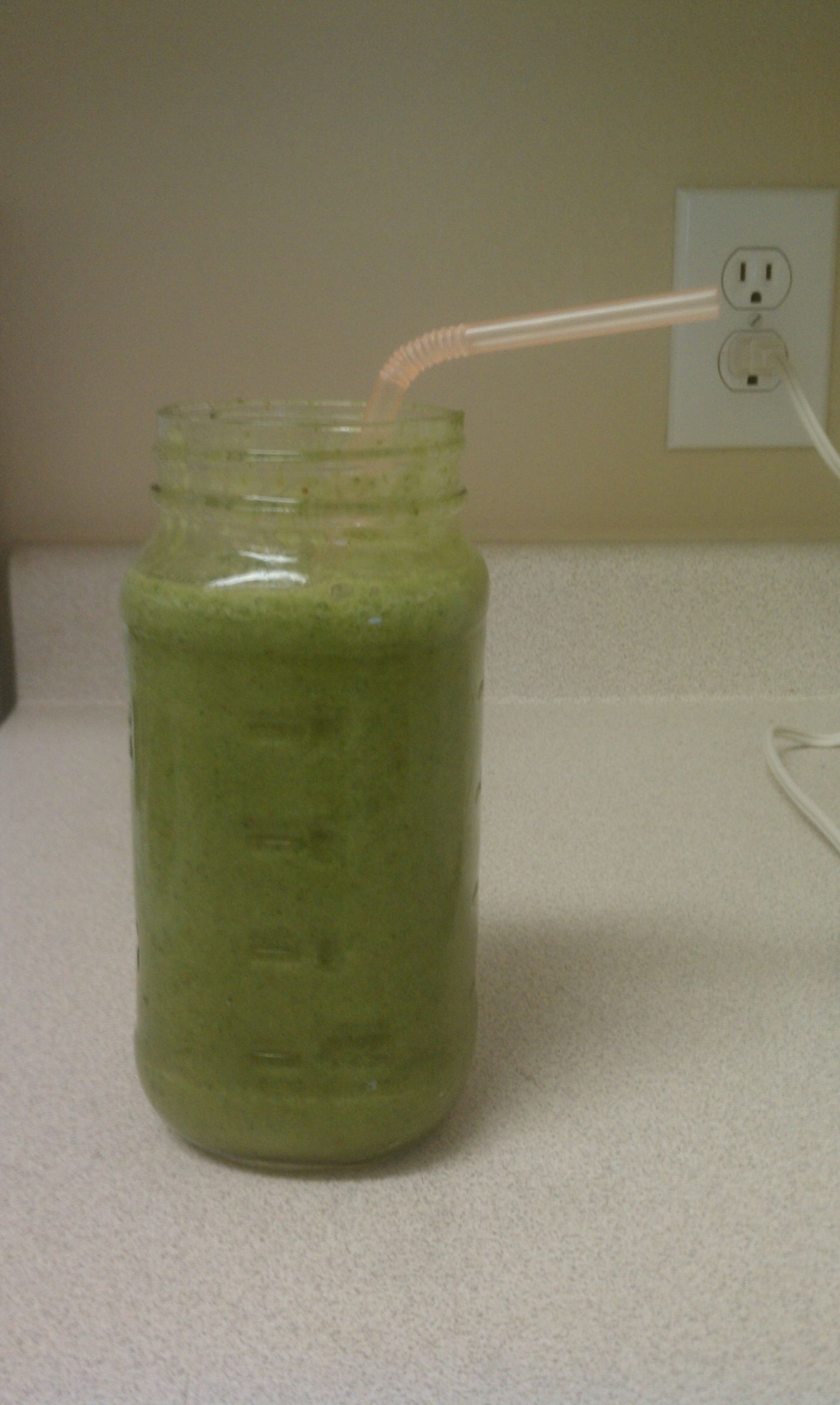 Simple Green Smoothie (a.k.a. How to Use Your Regular Blender Like a "Magic Bullet")