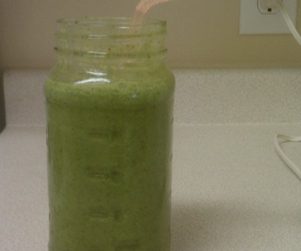 Simple Green Smoothie (a.k.a. How to Use Your Regular Blender Like a "Magic Bullet")
