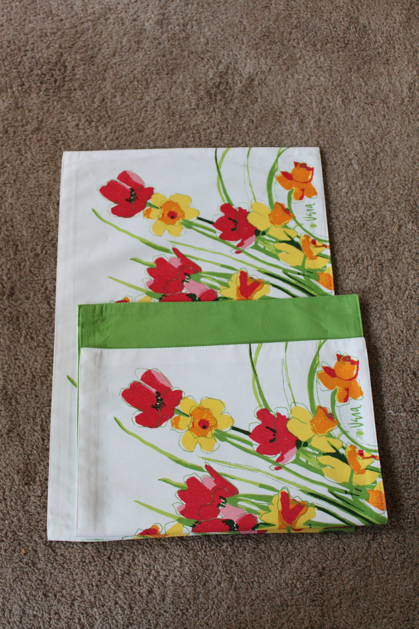 Easy Bedside Caddy Made From Two Placemats 6 Steps (with Pictures
