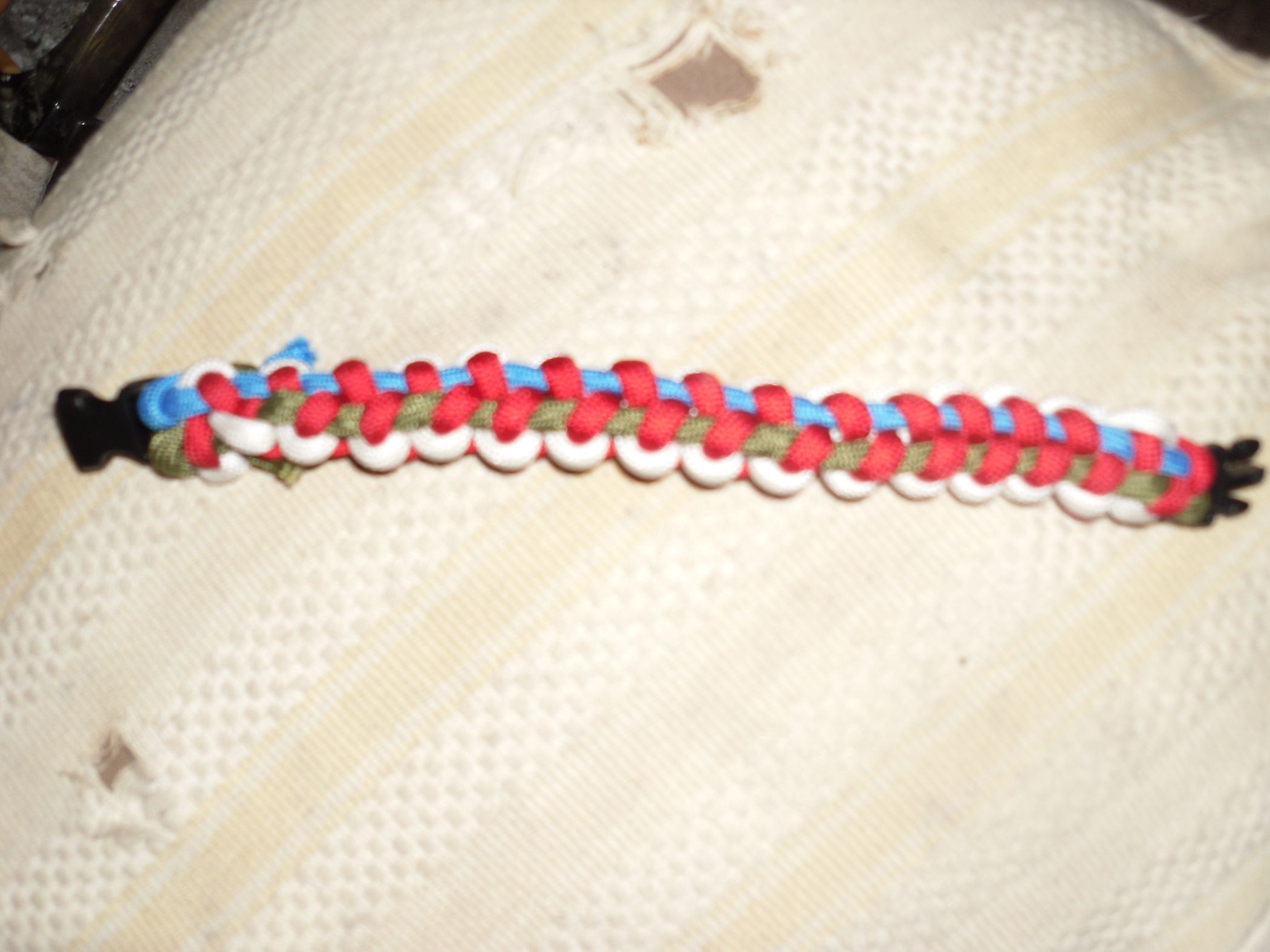 4 Color Paracord Bracelet Instructables