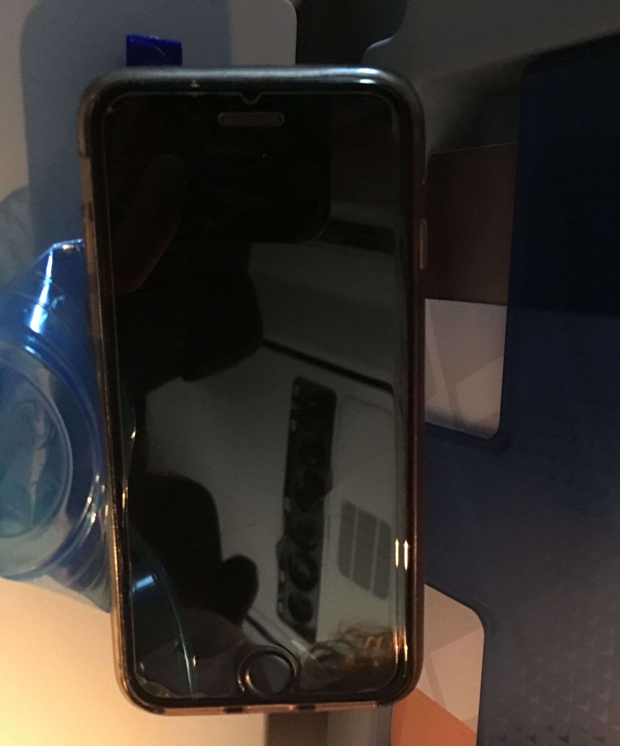 DIY guide for Airplane Cell Phone Stand FREE From a Cup Without Tools with step-by-step instructions