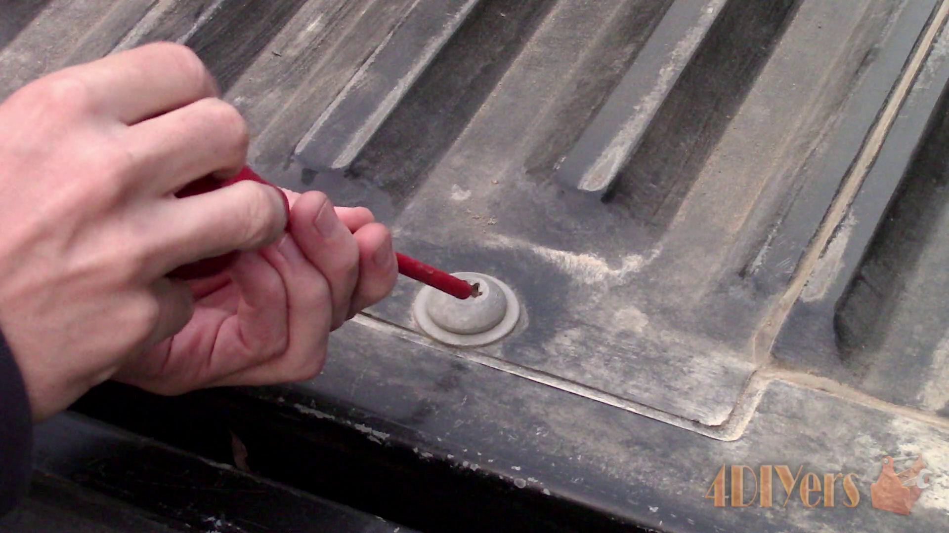 How to Remove Rusted or Seized Truck Bed Bolts 5 Steps (with Pictures