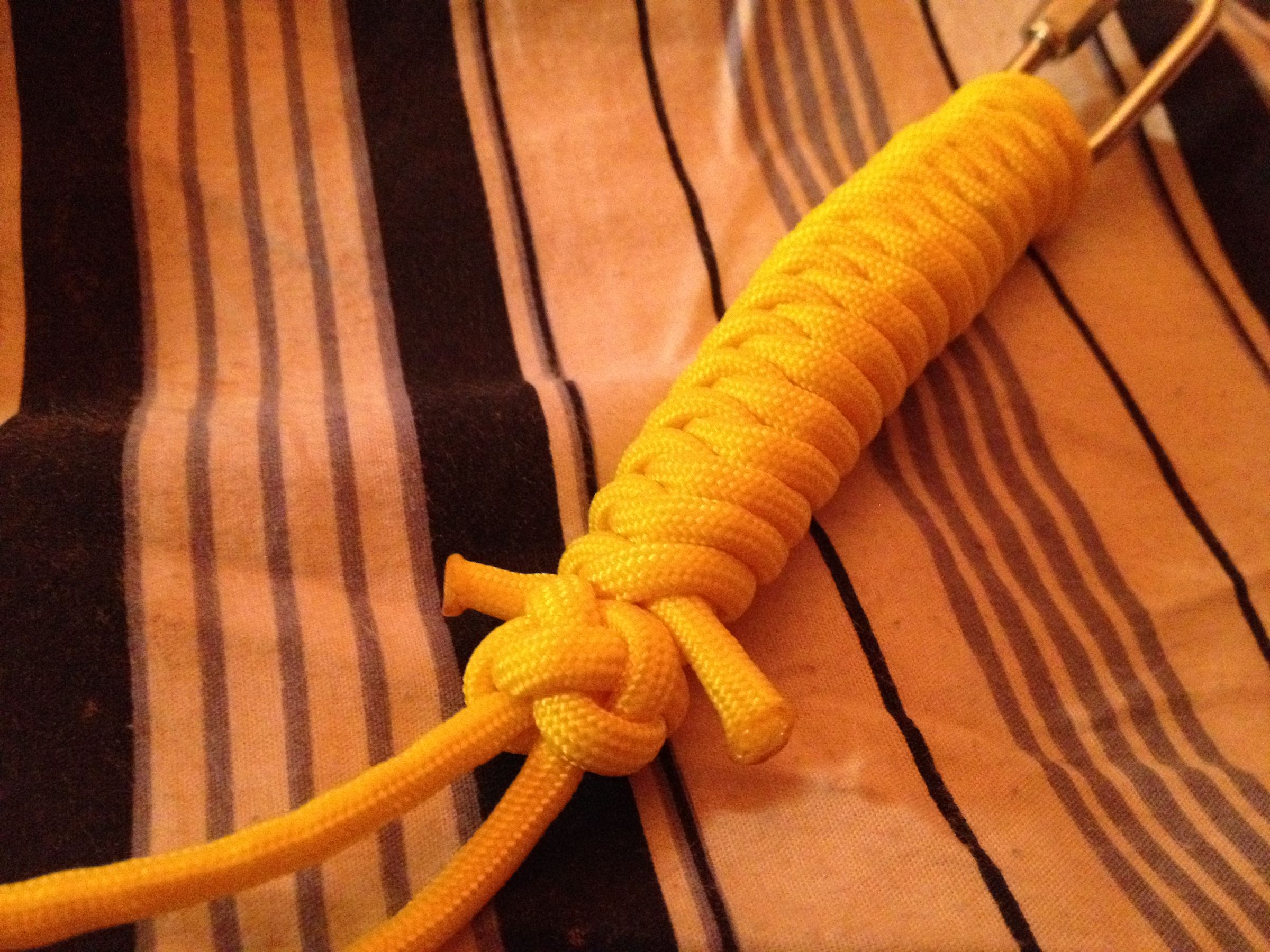 Paracord Wrist Lanyard Made With the Snake Knot 7 Steps (with