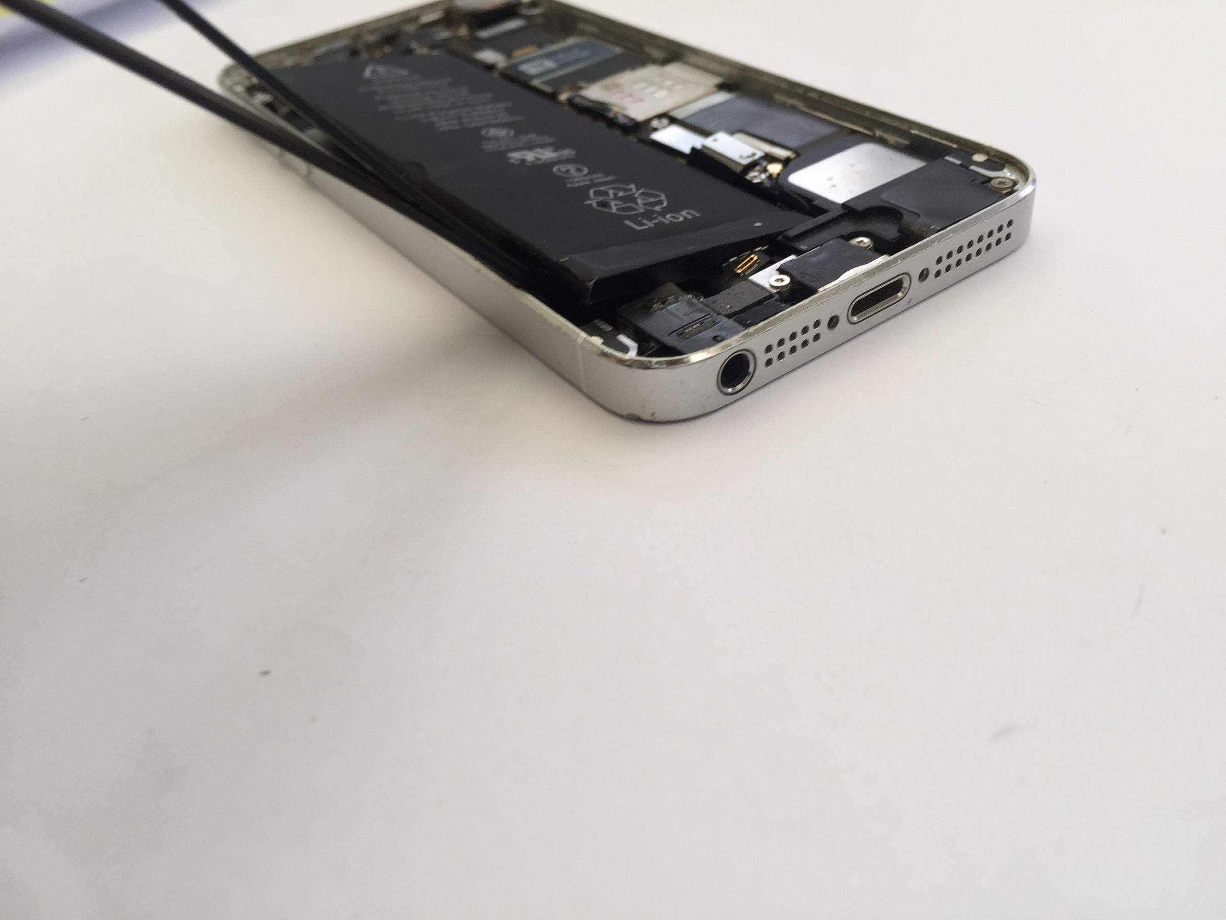 IPhone 5S & 5C Battery Replacement How To 9 Steps (with Pictures