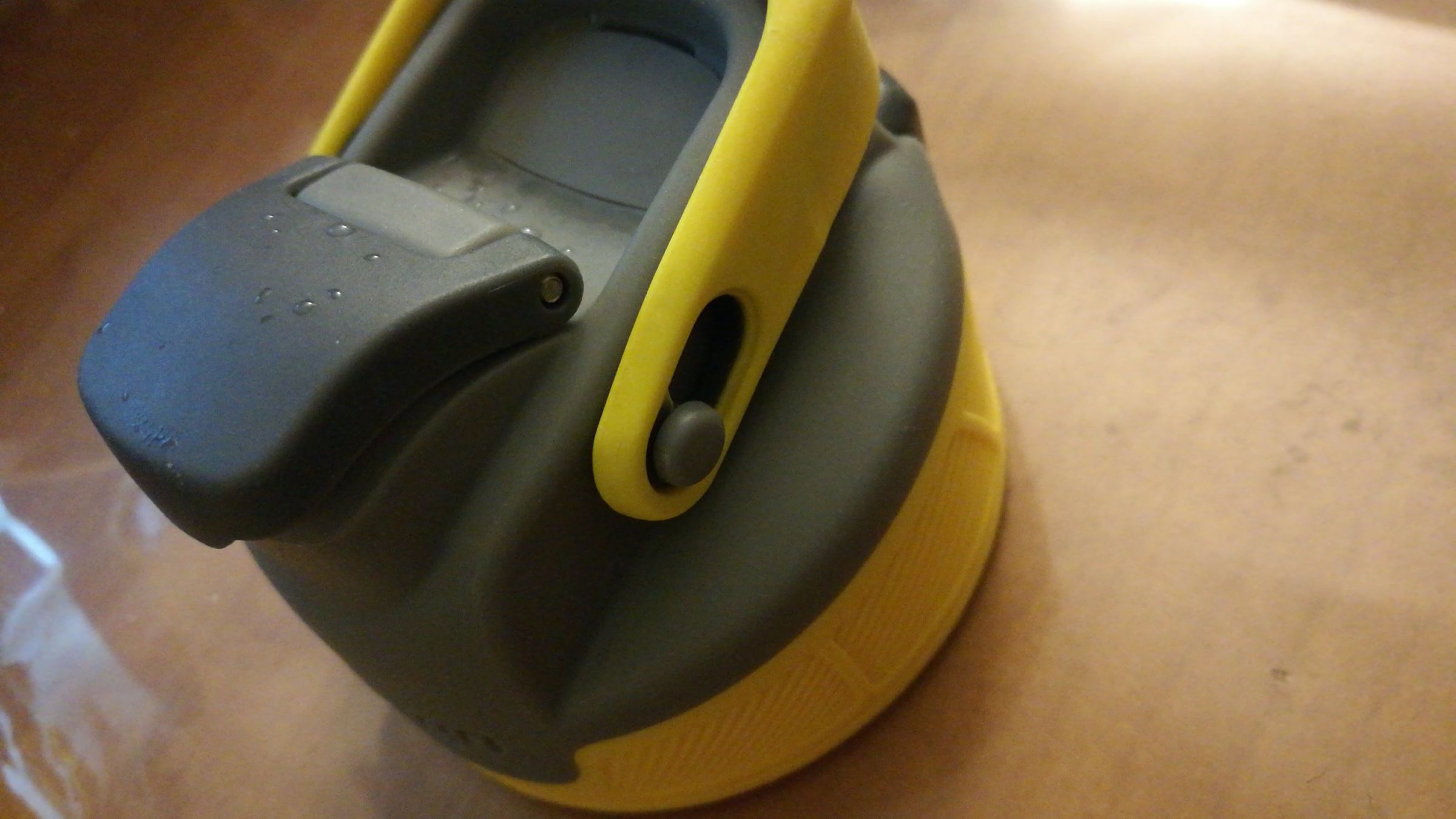 Take Apart Contigo Fit or Chill Autoseal Lid 6 Steps Instructables