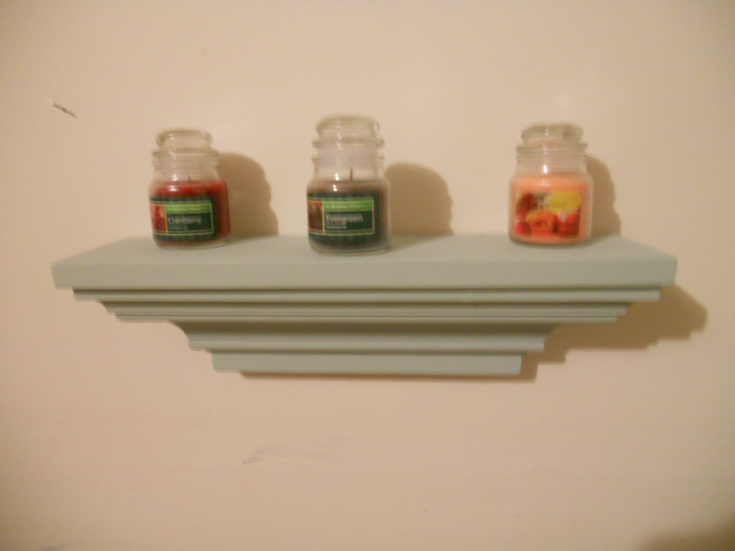 Make a Crown Molding Shelf (Picture Ledge) 5 Steps (with Pictures