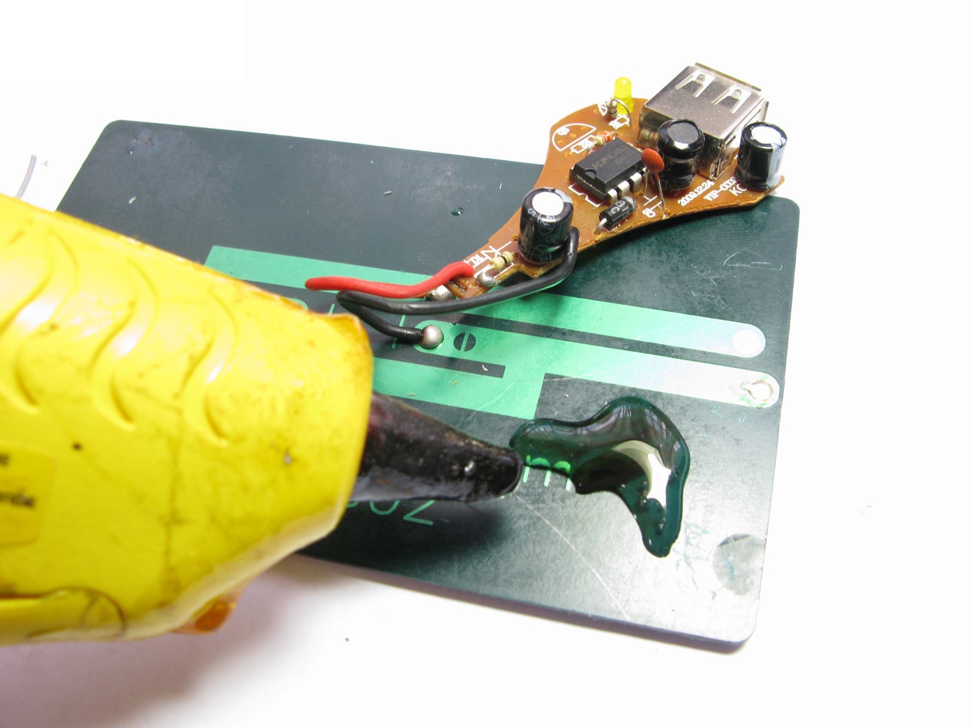 DIY Solar Phone Charger ($5 Battery Free Circuit Diagram
