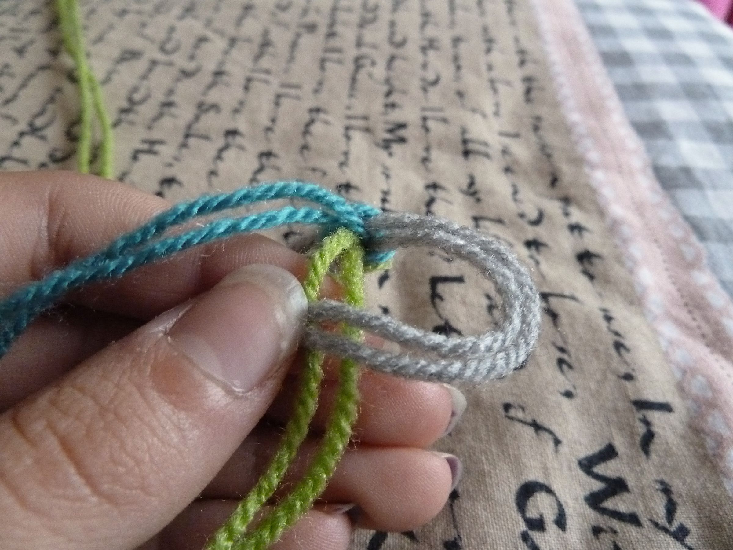 Scoubidou Bracelet : 6 Steps (with Pictures) - Instructables
