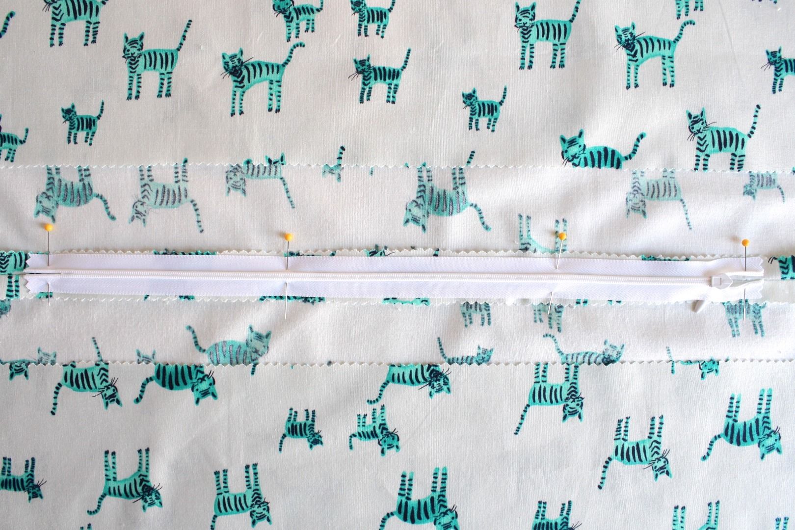 How to Sew a Zippered Pillow Cover 10 Steps (with Pictures
