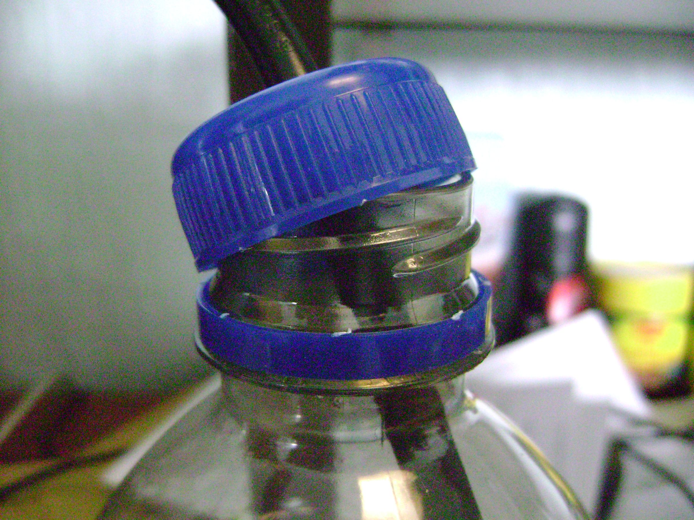 How to Make a Syphon Without Getting Anything in Your Mouth 4 Steps