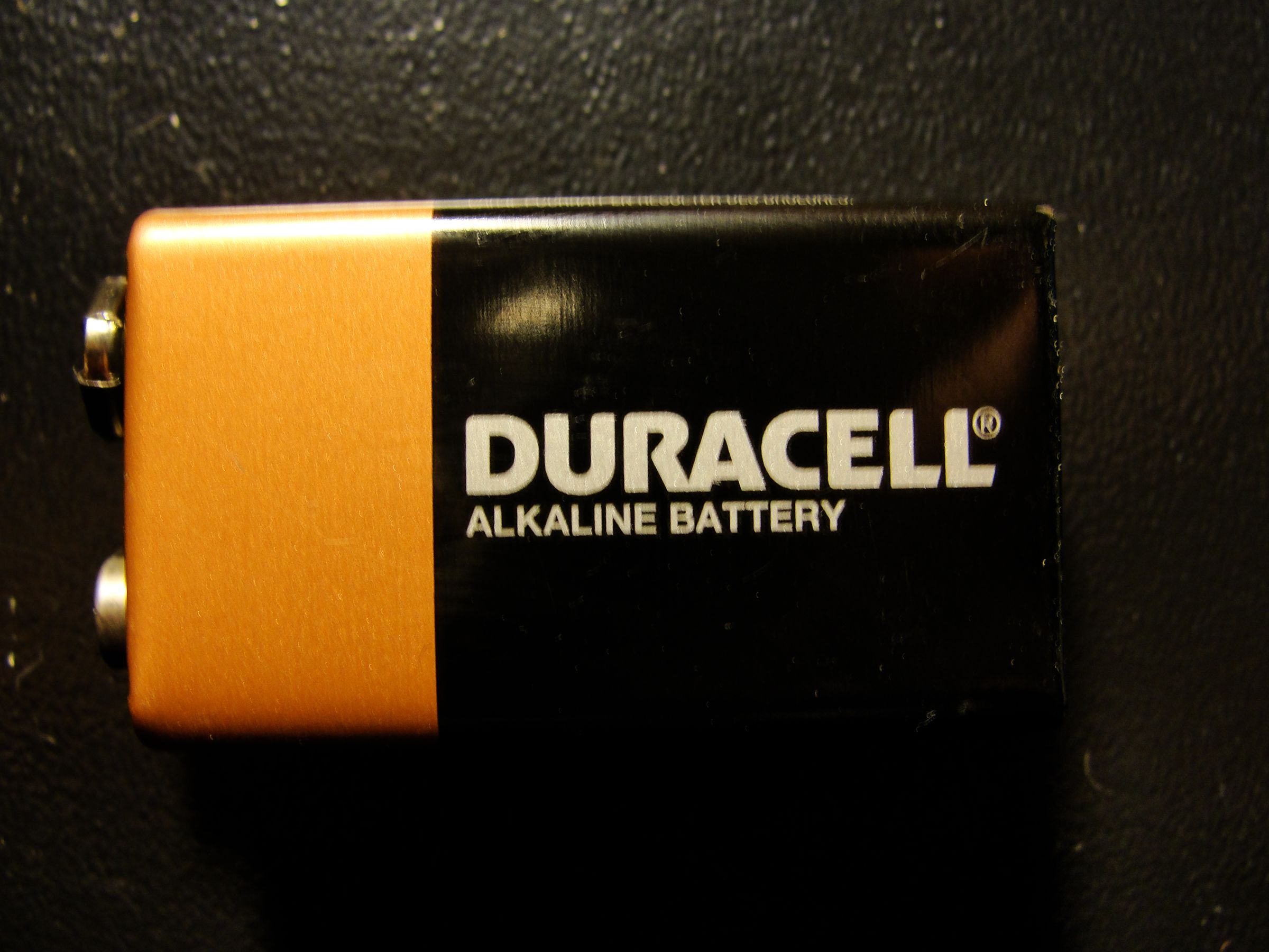 Easy Fire Starter Technique, Using a Single Battery. 7 Steps