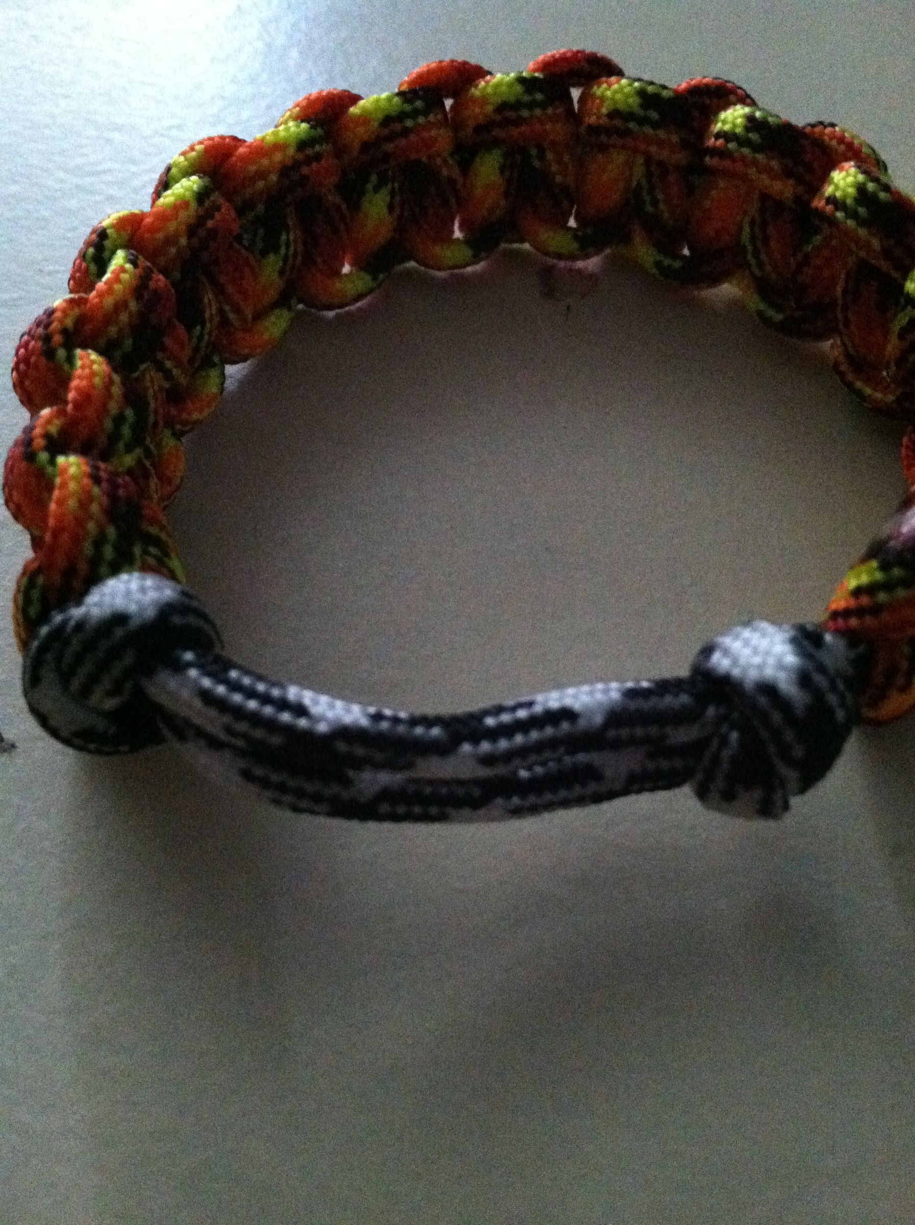 Paracord Bracelet Without Buckle (Tutorial) 8 Steps Instructables