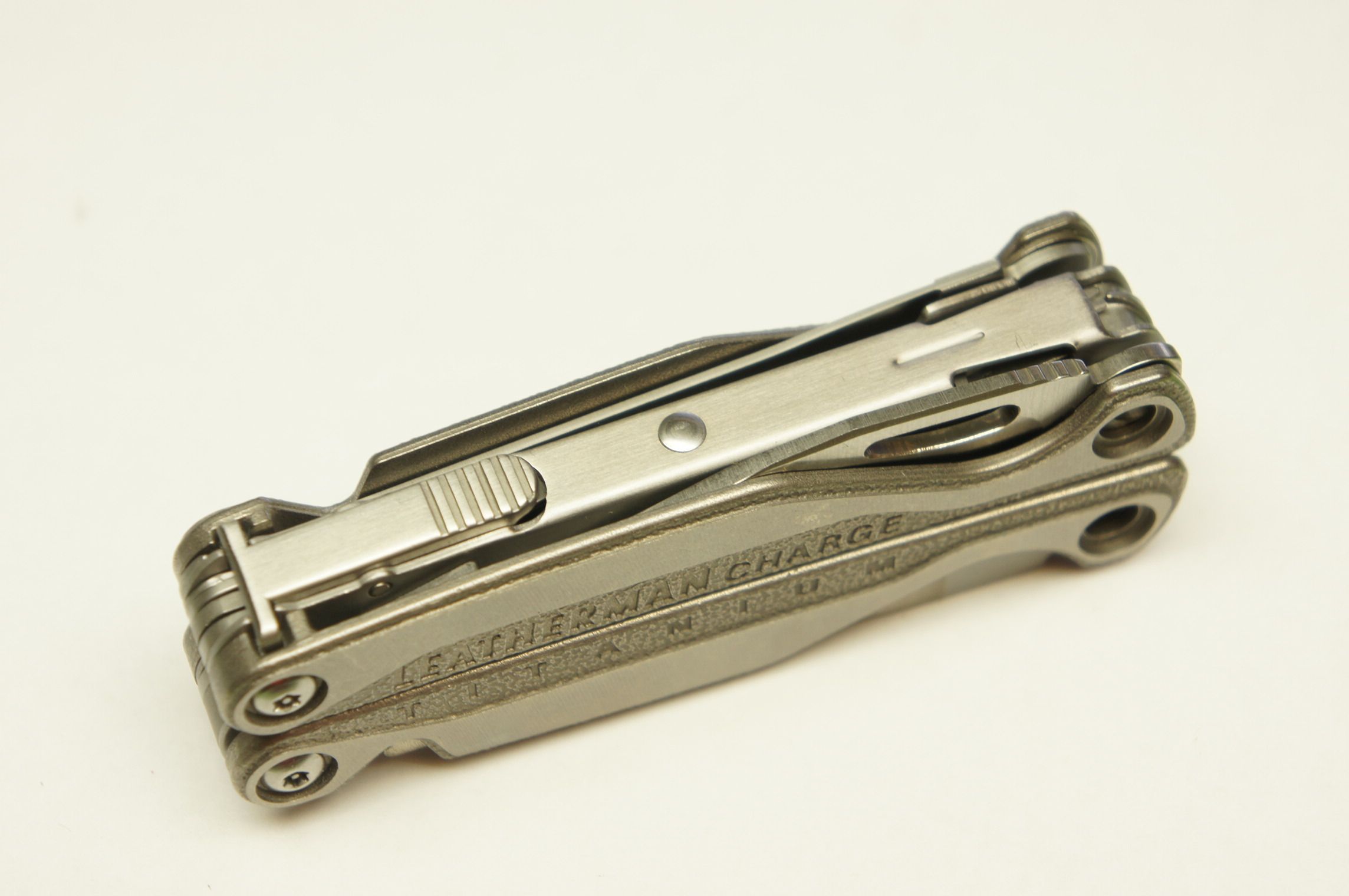 How to Take Apart and Reassemble a Leatherman Charge TTi 14 Steps