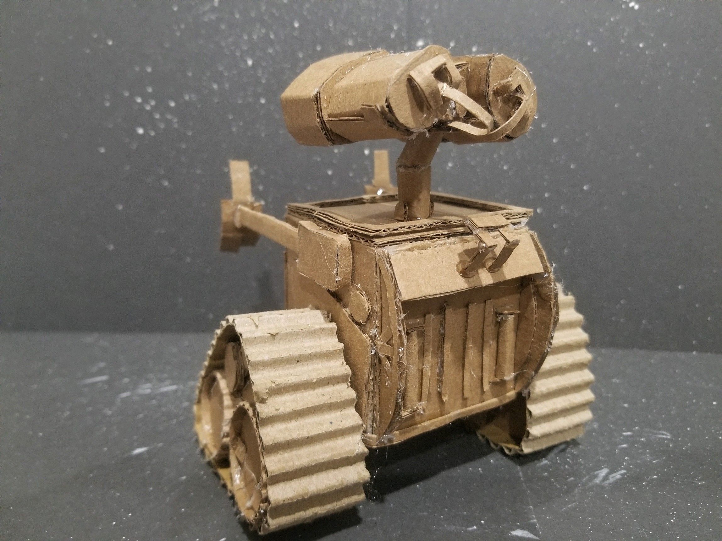 Cardboard WALLE 5 Steps Instructables