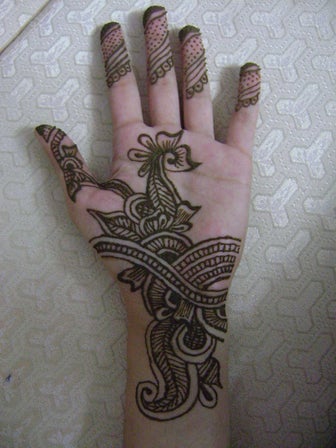 How To Apply Henna Mehndi On Your Hands 7 Steps Instructables How To Apply Henna Mehndi On Your Hands 7 Steps Instructables