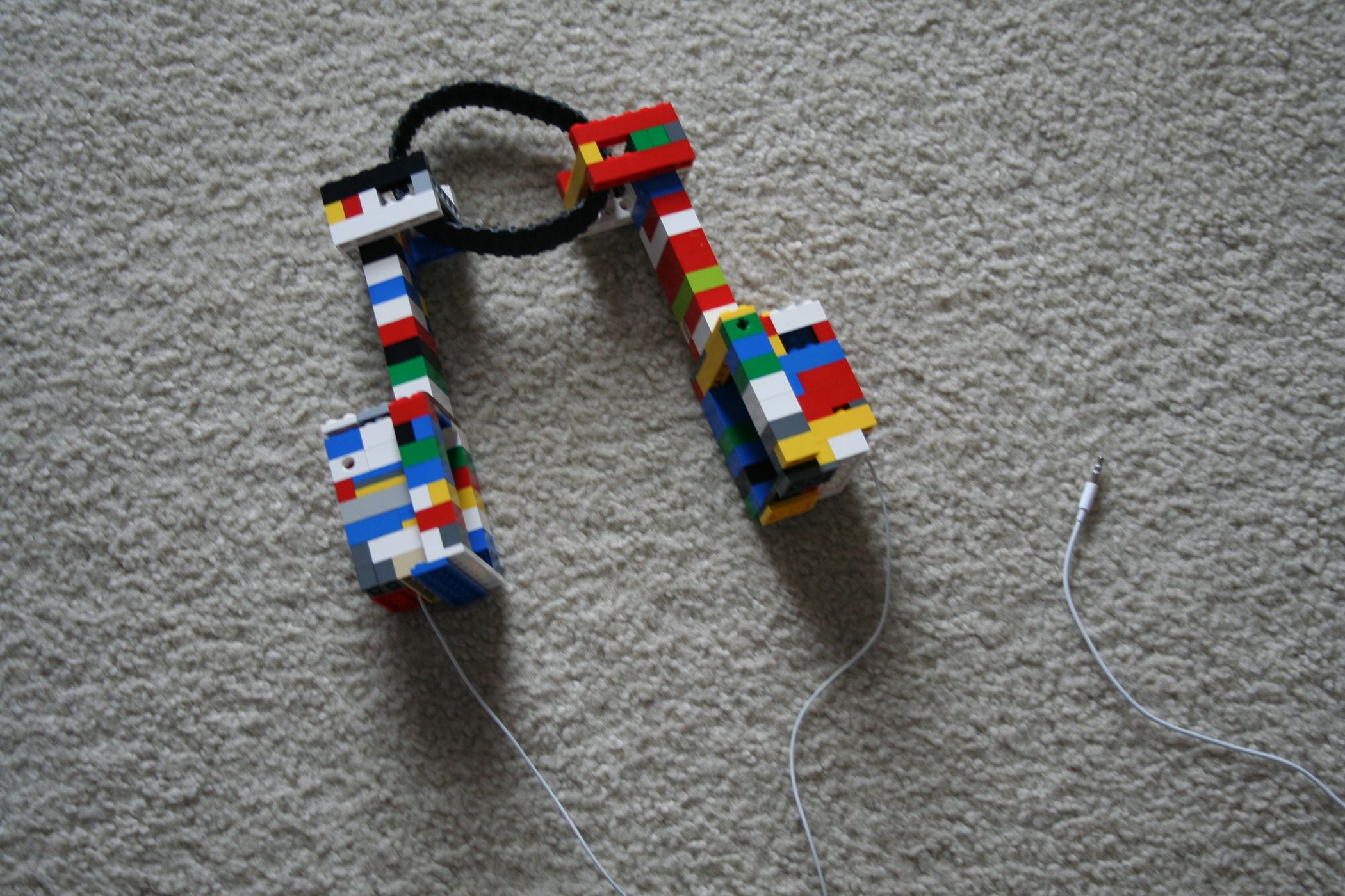 Lego Headphones (working) 6 Steps Instructables