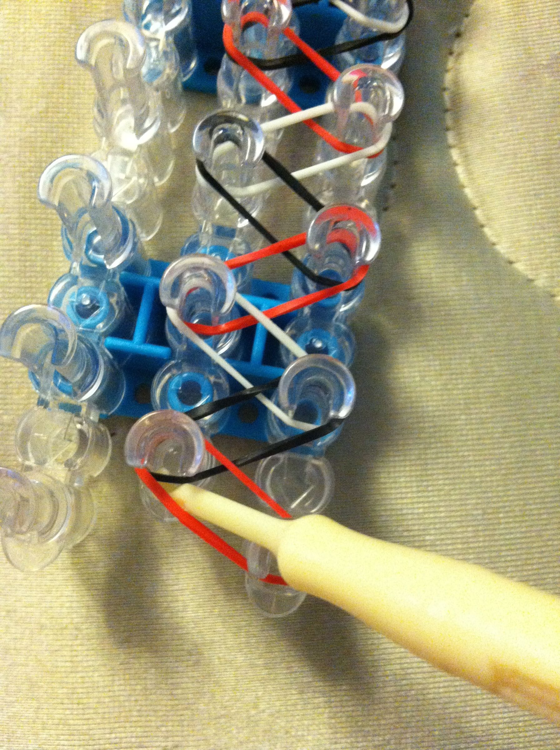 How to Make the Basic Rubber Band Bracelet on a Rainbow Loom 13 Steps