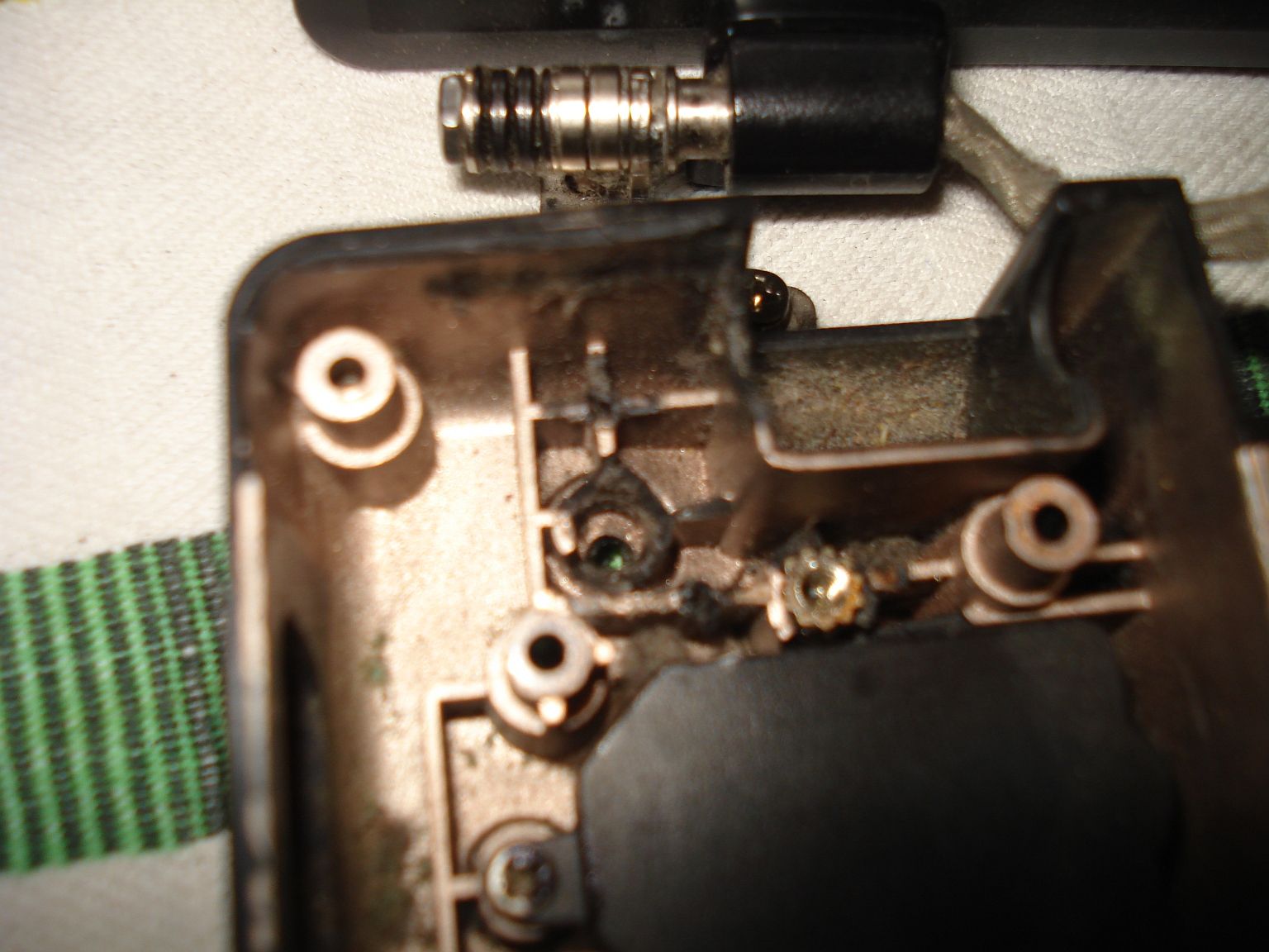 Repair Broken Hinges of a Laptop Screen. 3 Steps Instructables