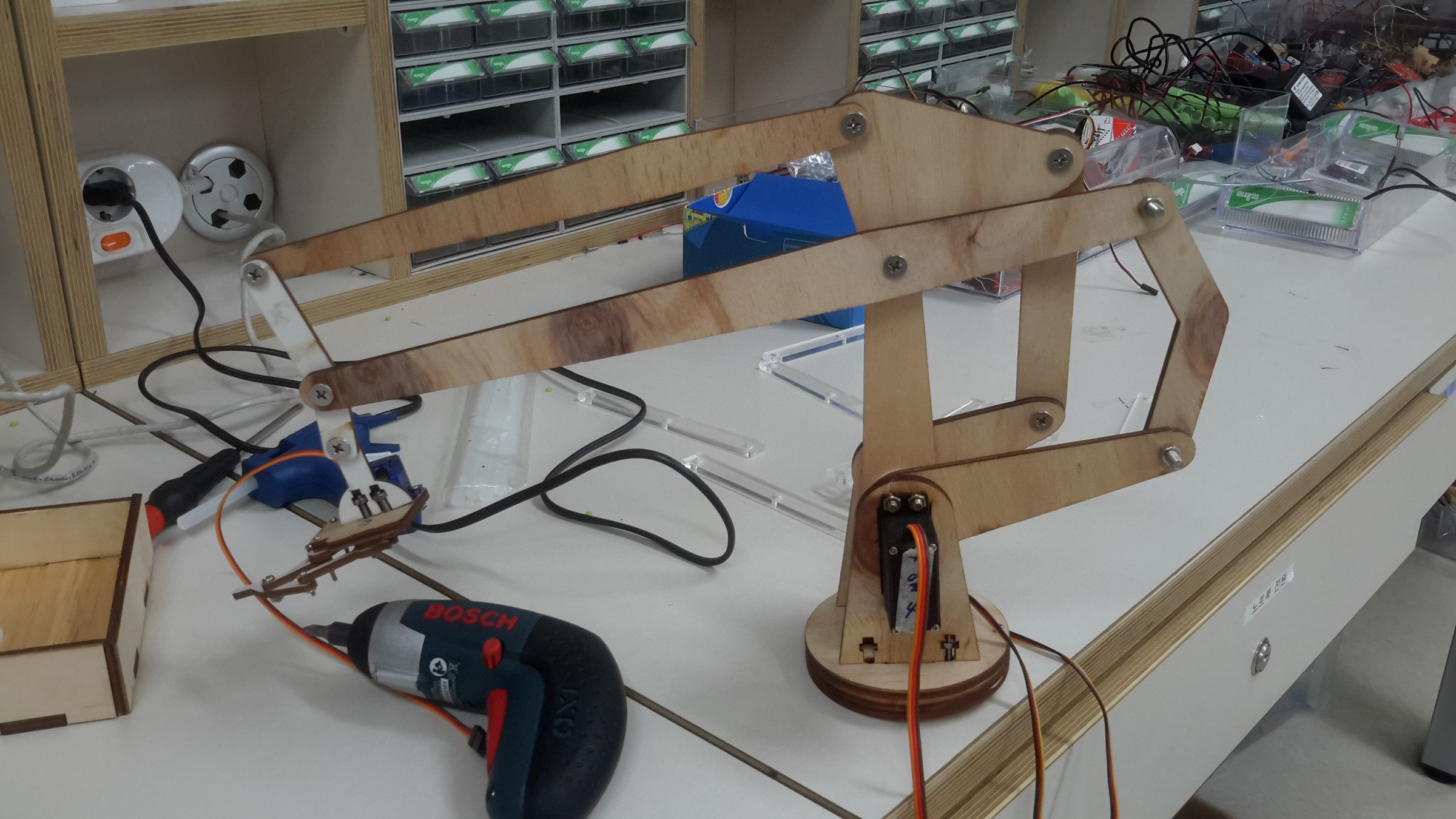 Robot Arm for Laser Cut 9 Steps Instructables