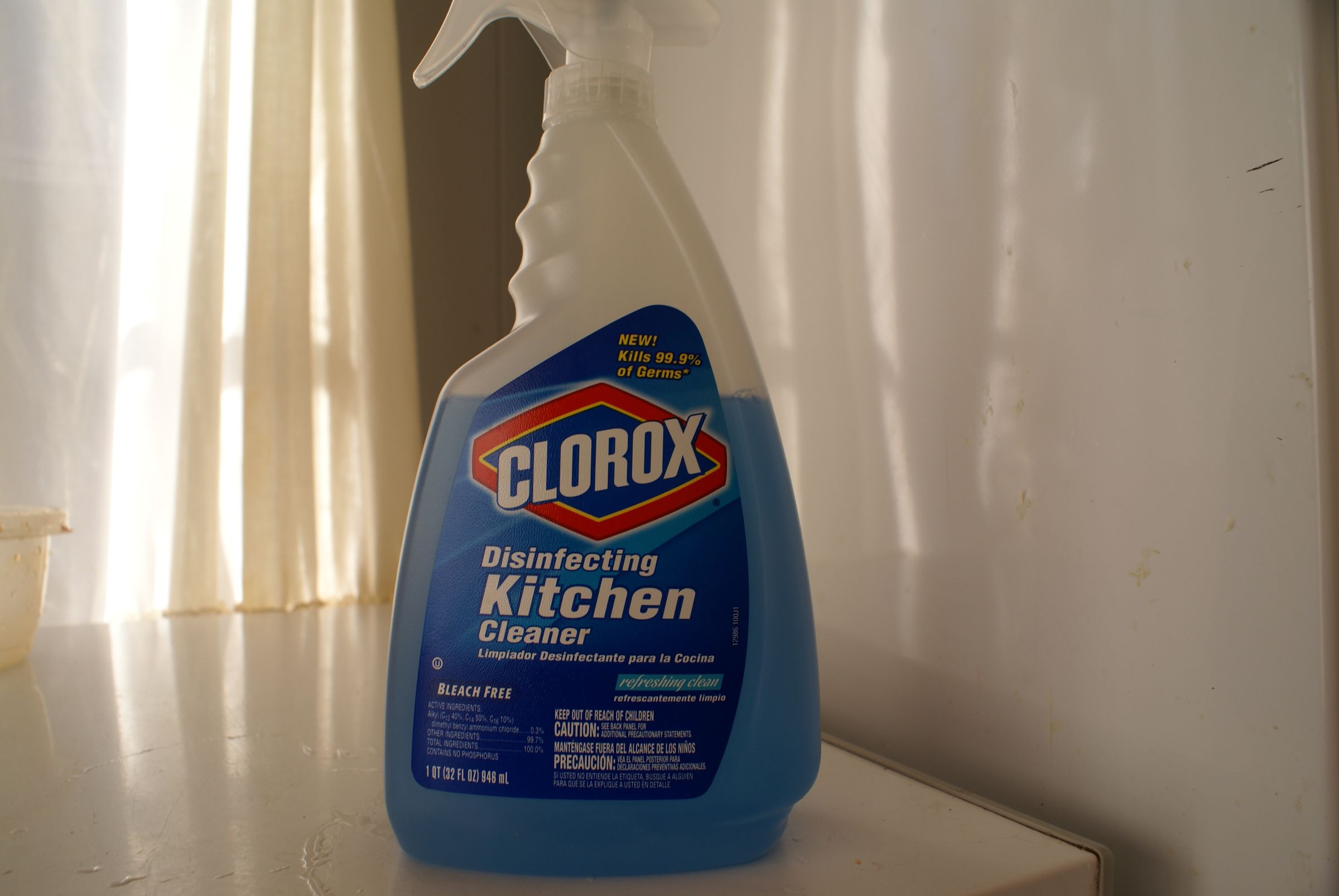 How to Successfully Clean a Nasty Plastic Bowl Stain. 4 Steps
