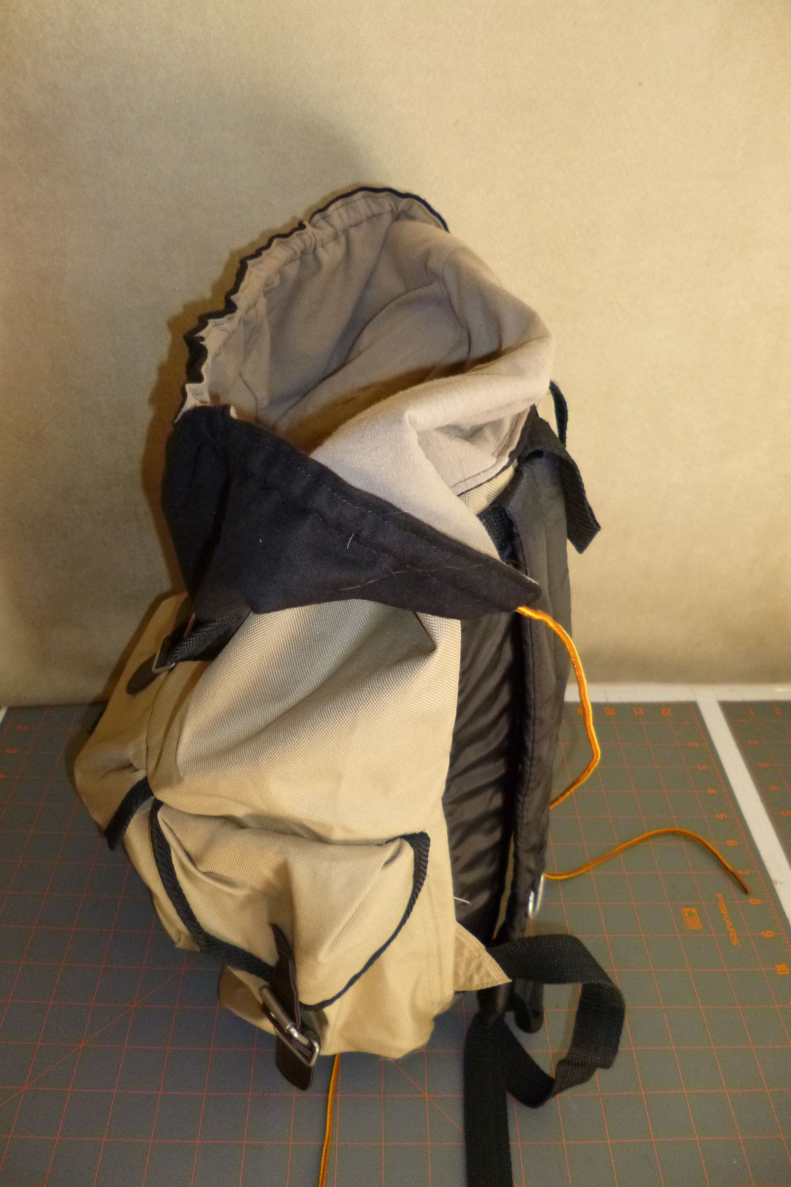 Backpack + Hoodie = Brilliant! 7 Steps (with Pictures) Instructables