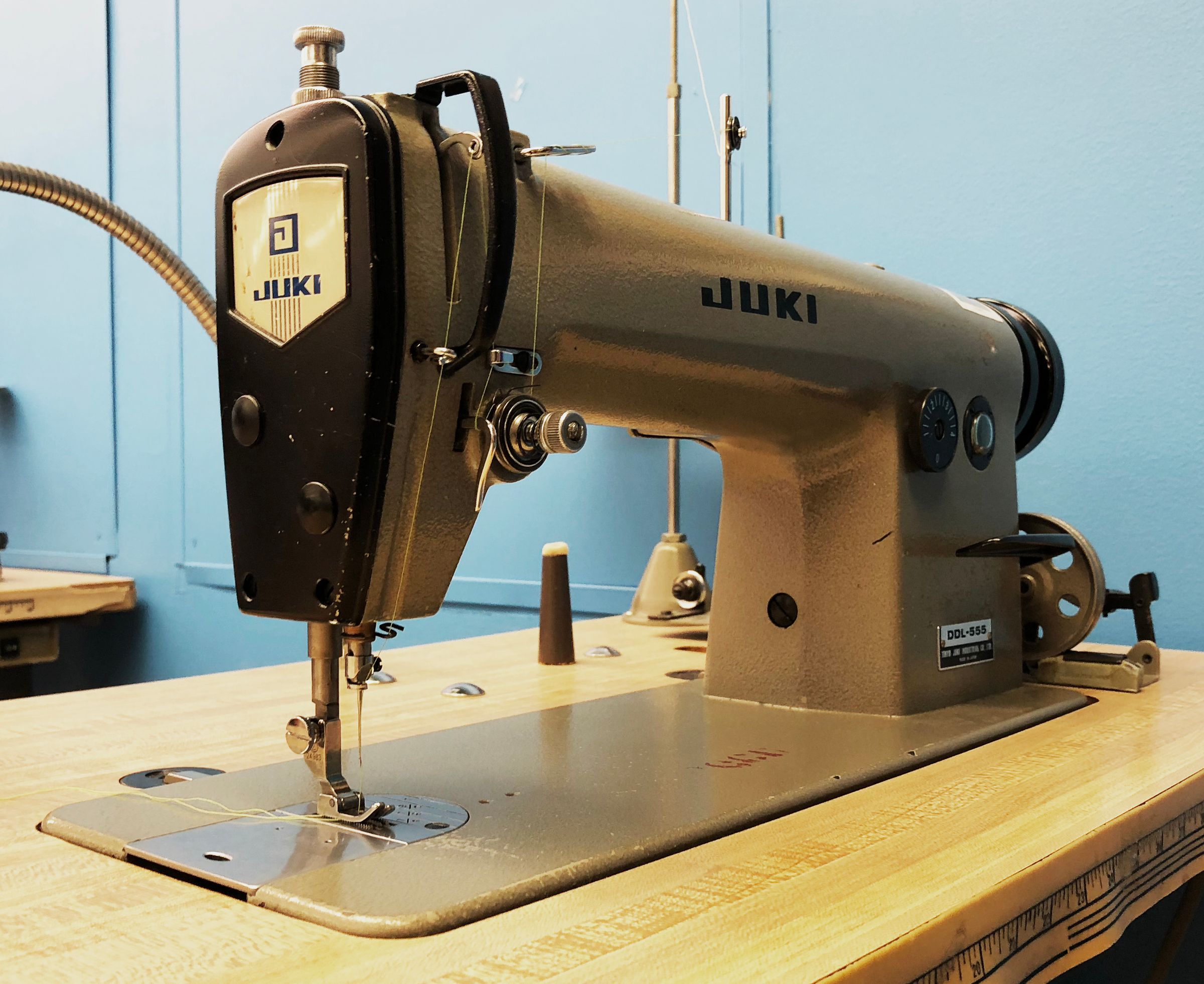 How To Thread A Juki Industrial Sewing Machine 8 Steps With Pictures Instructables