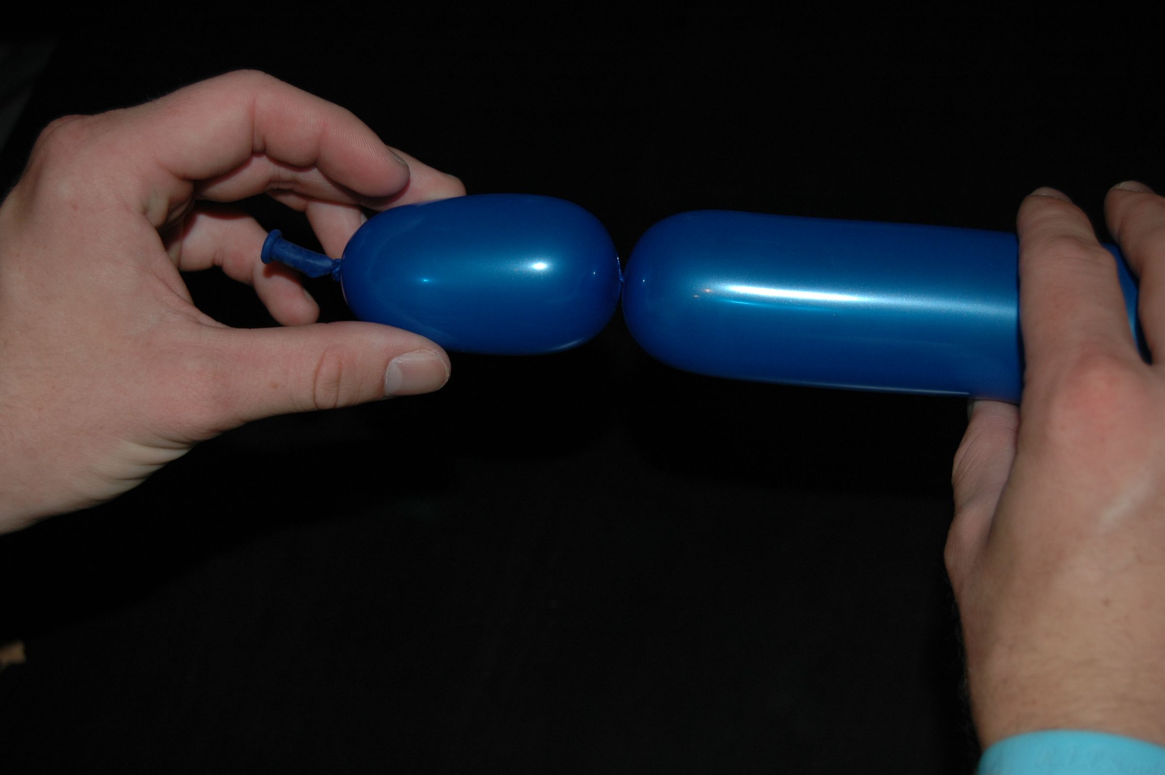 How to Balloon Twist : 19 Steps (with Pictures) - Instructables