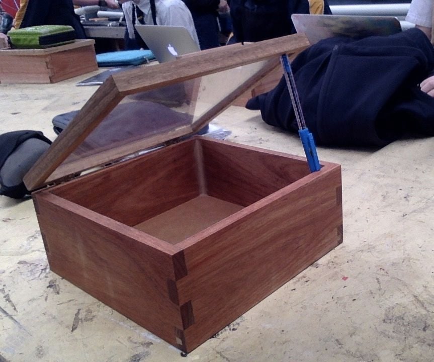 FingerJoint Box 12 Steps Instructables
