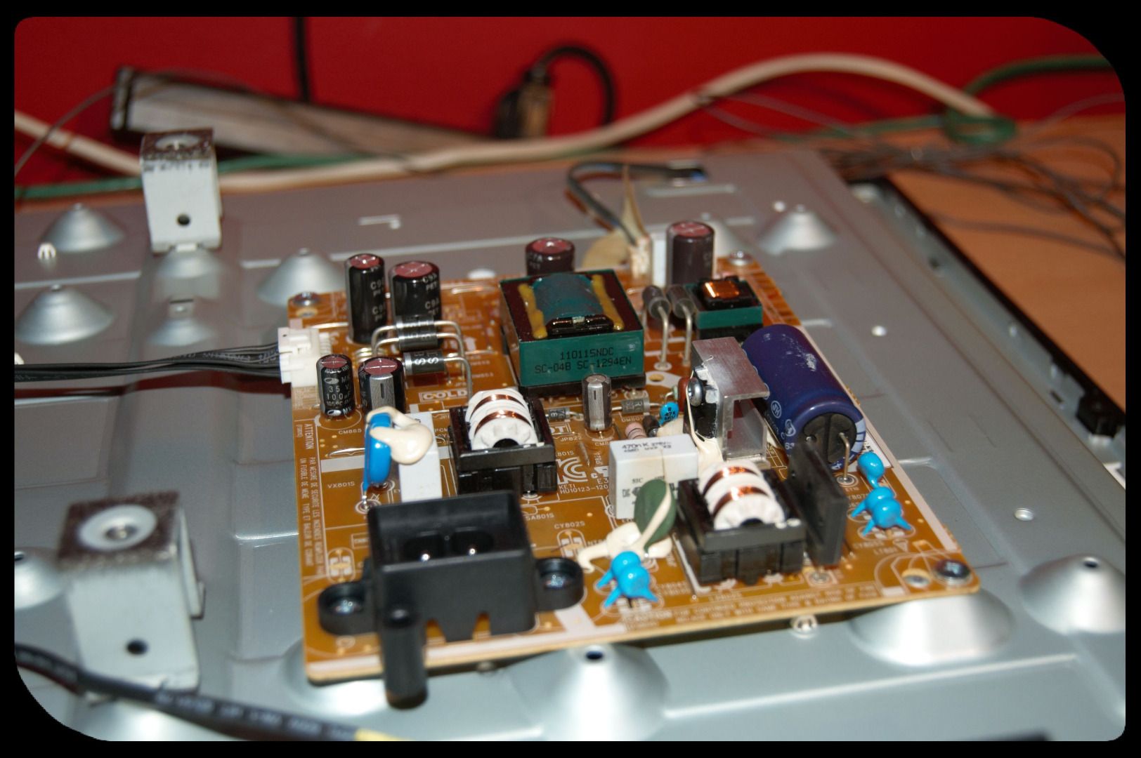 Samsung LCD TV on Off Issue DIY Repair Fix : 5 Steps (with Pictures ...
