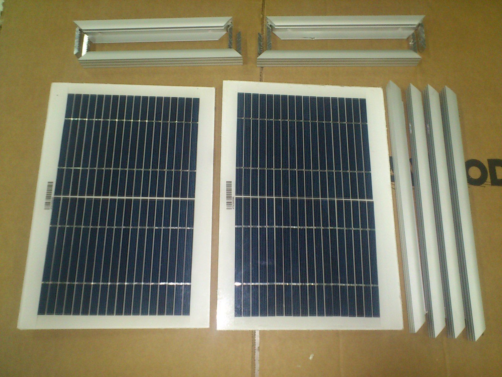 All in One Portable Solar Power Unit 220V + 12V + 5V + Automatic