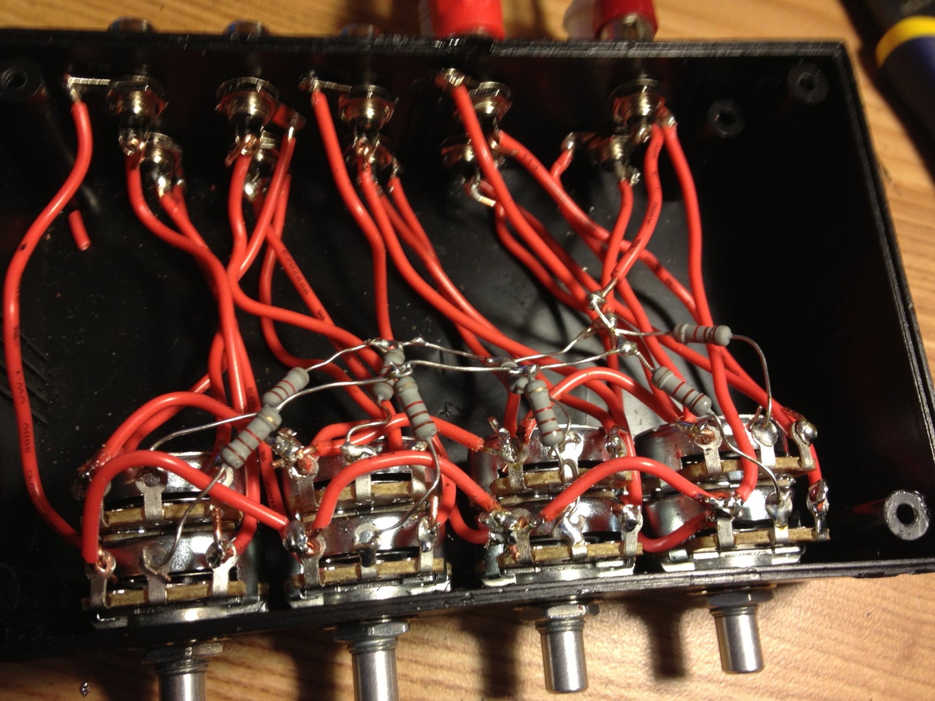 Passive Audio Mixer W/ Channel Volume Control : 6 Steps - Instructables