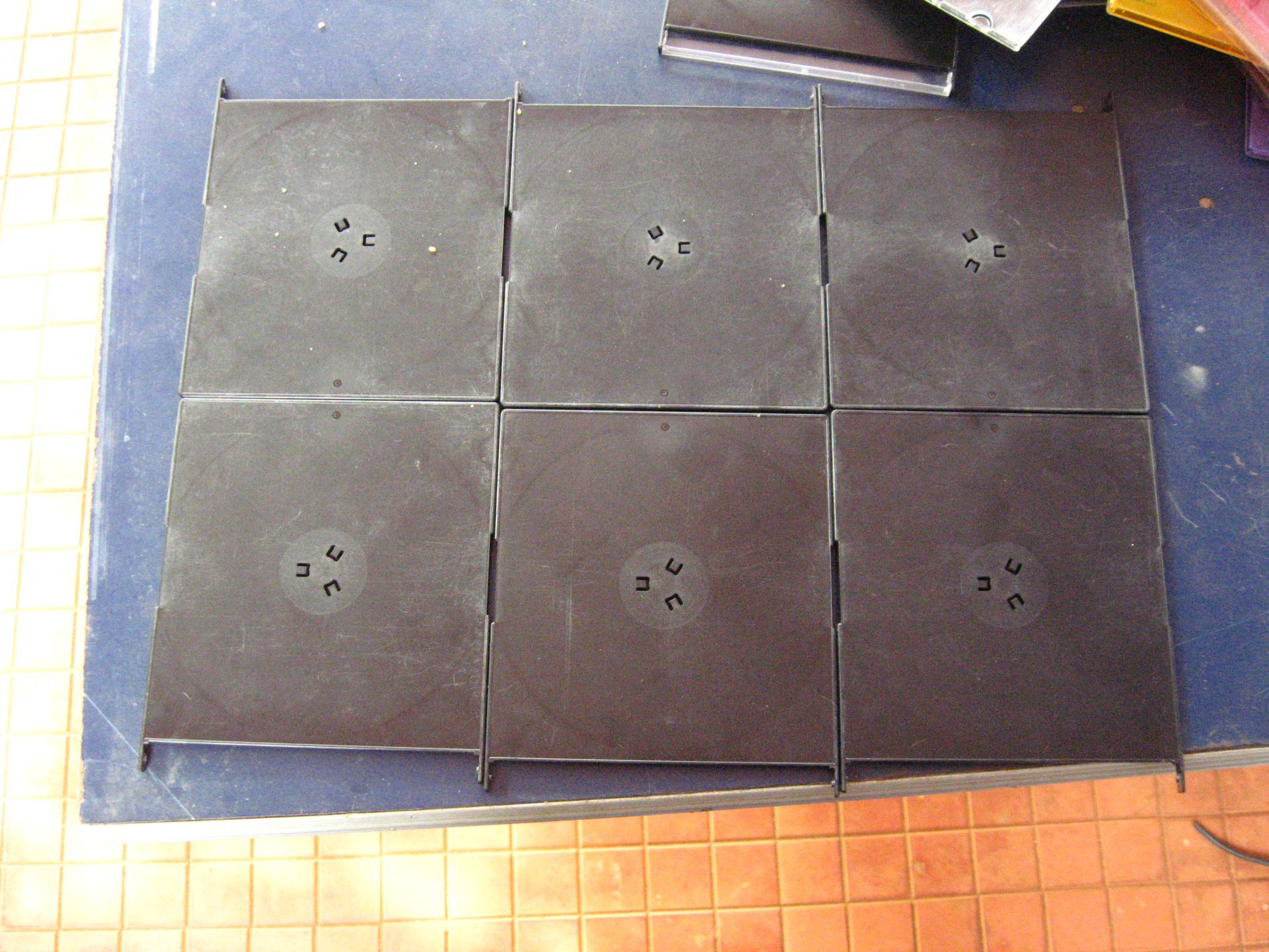 Desktop Organiser With Old CD Jewel Cases 9 Steps (with Pictures