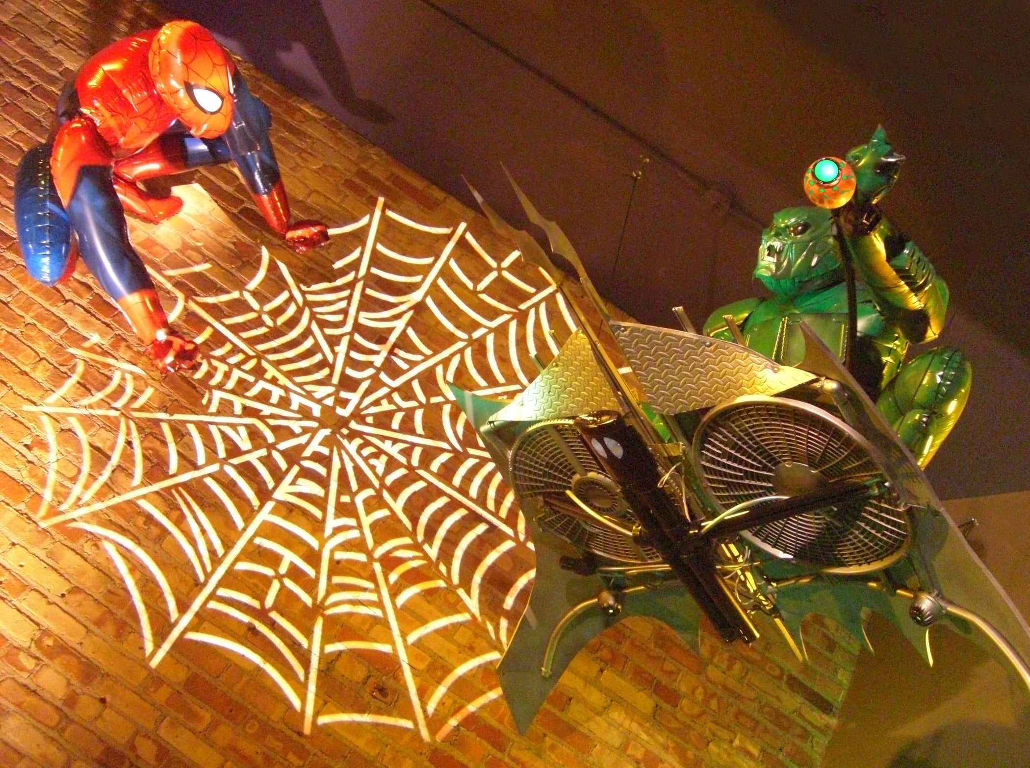 LifeSized SpiderMan Themed Halloween Display 12 Steps (with