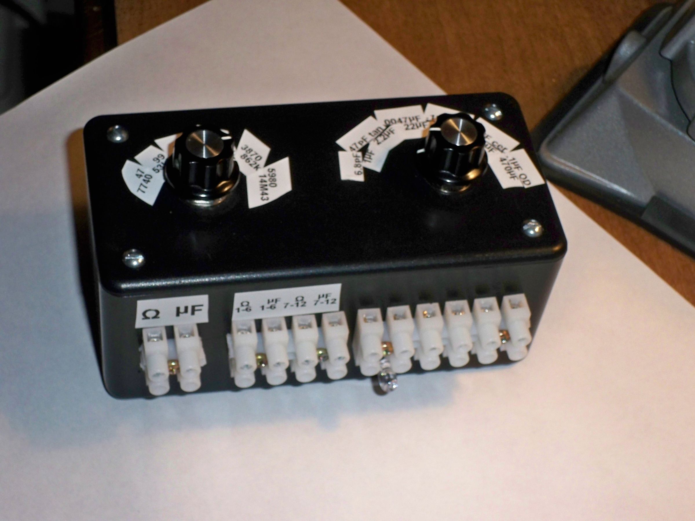 resistance/capacitance switchbox DIY Project DIY Project Image