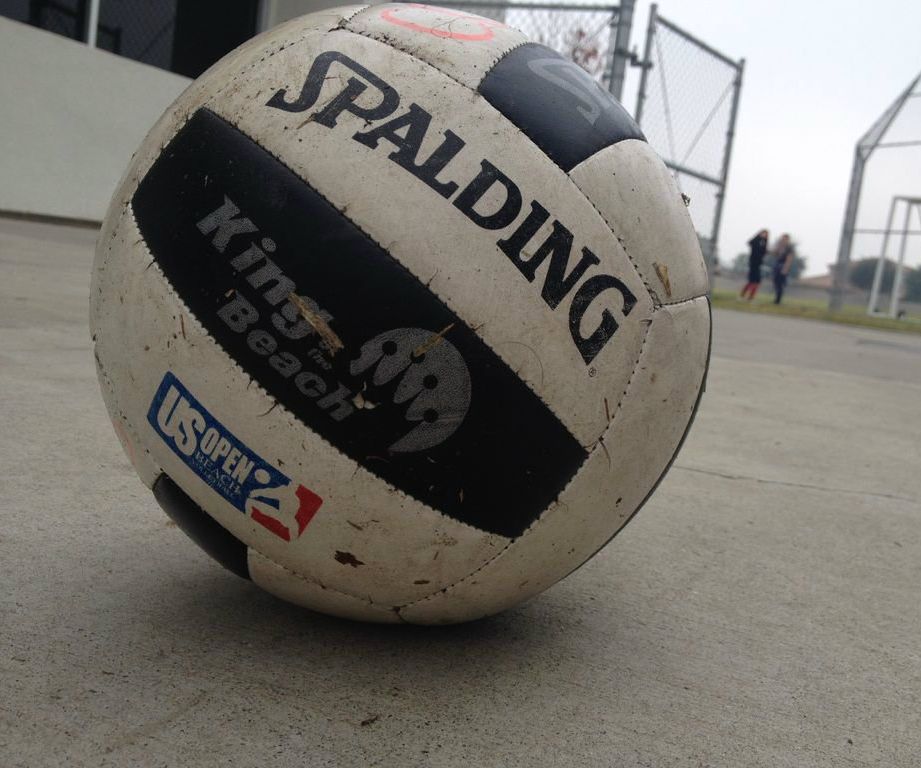 Easy Steps for the Perfect Overhand Serve : 4 Steps - Instructables