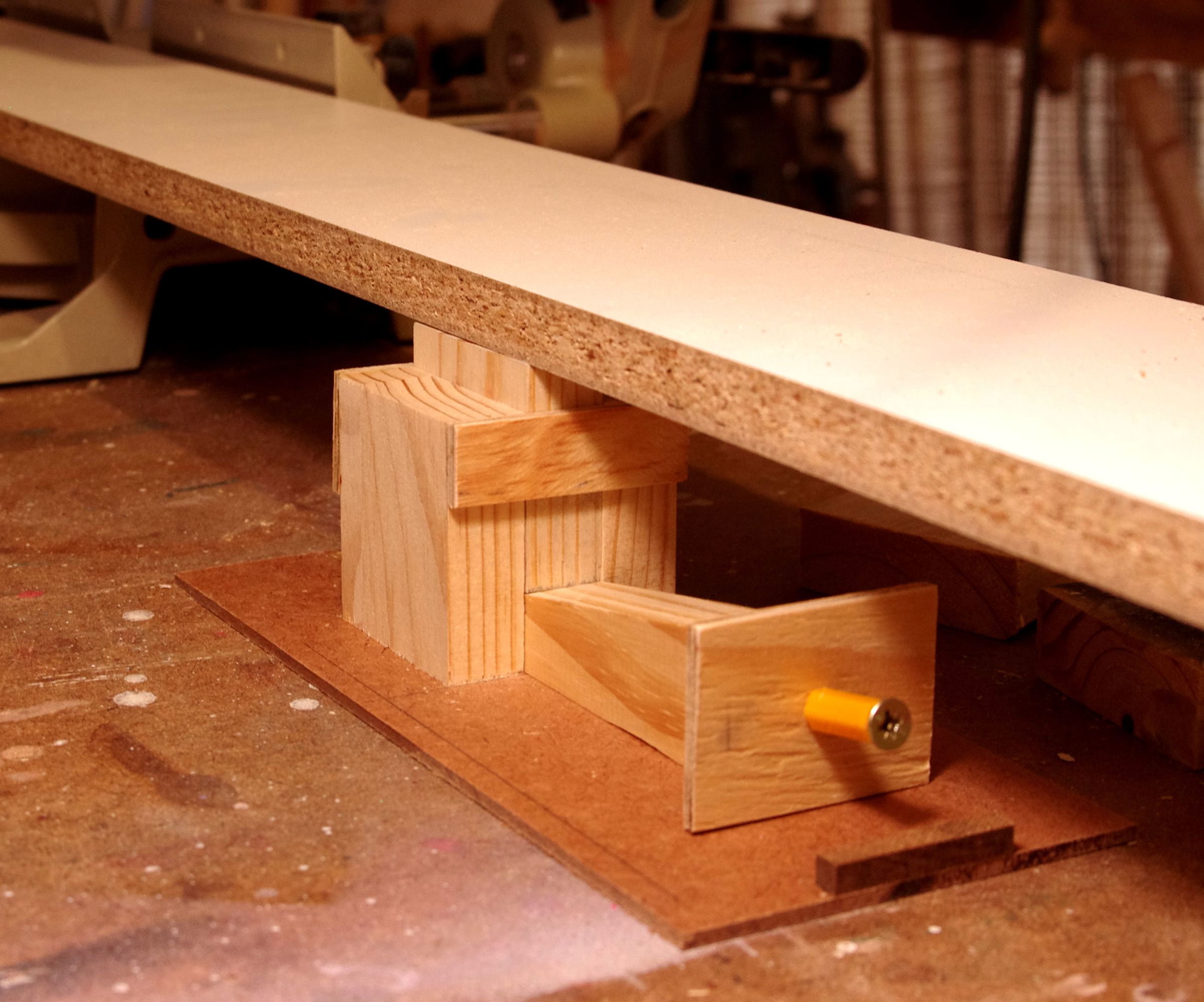 adjustable support for mitre/chop saw work DIY Project DIY Project Image